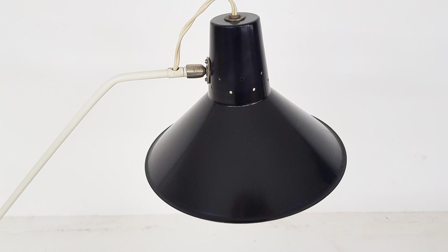 J.J. Hoogervorst for Anvia Almelo Metal Floor Lamp, Dutch Modern Design, 1950s In Good Condition For Sale In Amsterdam, NL
