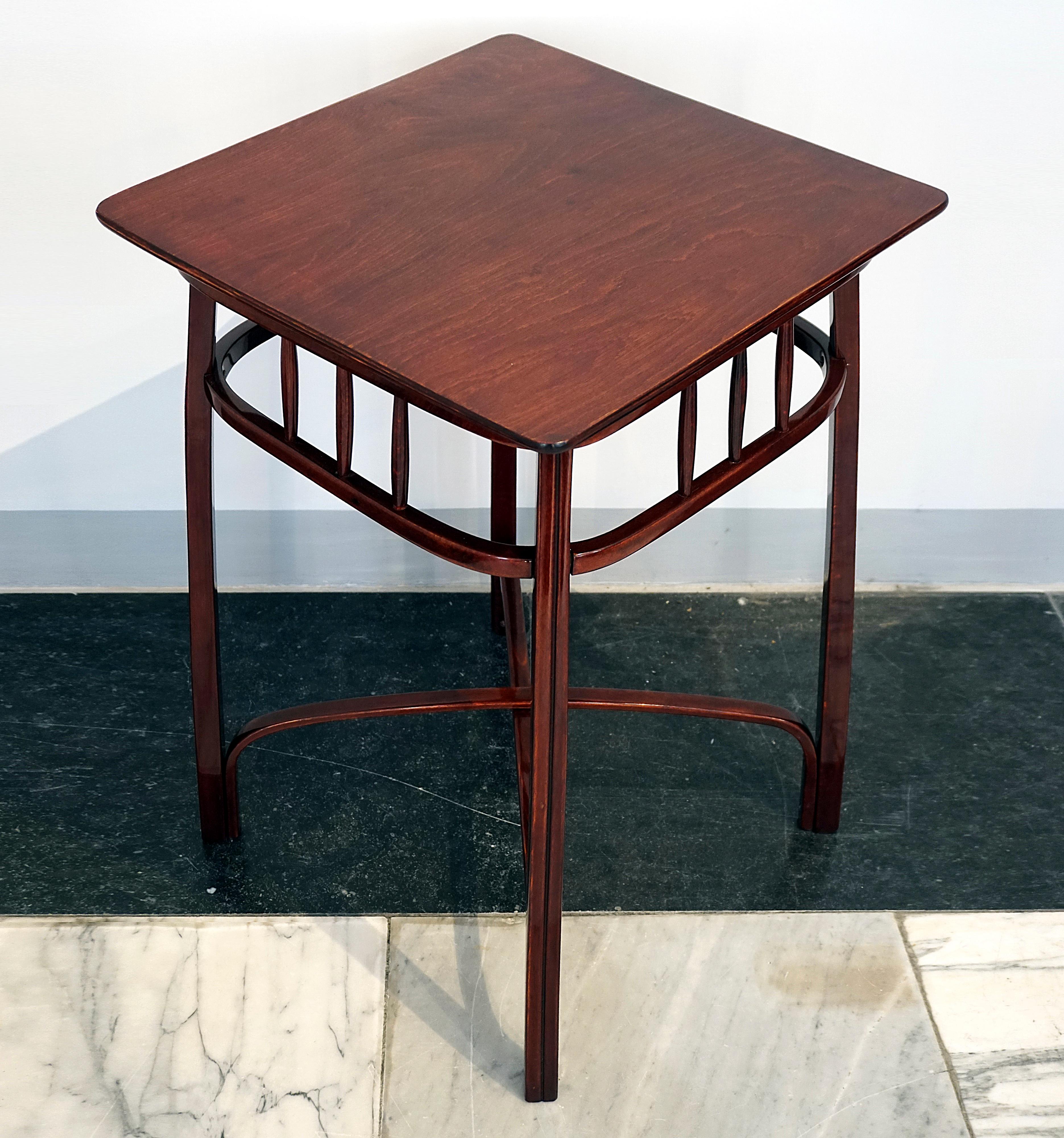 Stained J.&J. Kohn Art Nouveau Waiting Table, Mahogany stained, Austria, Around 1905 For Sale