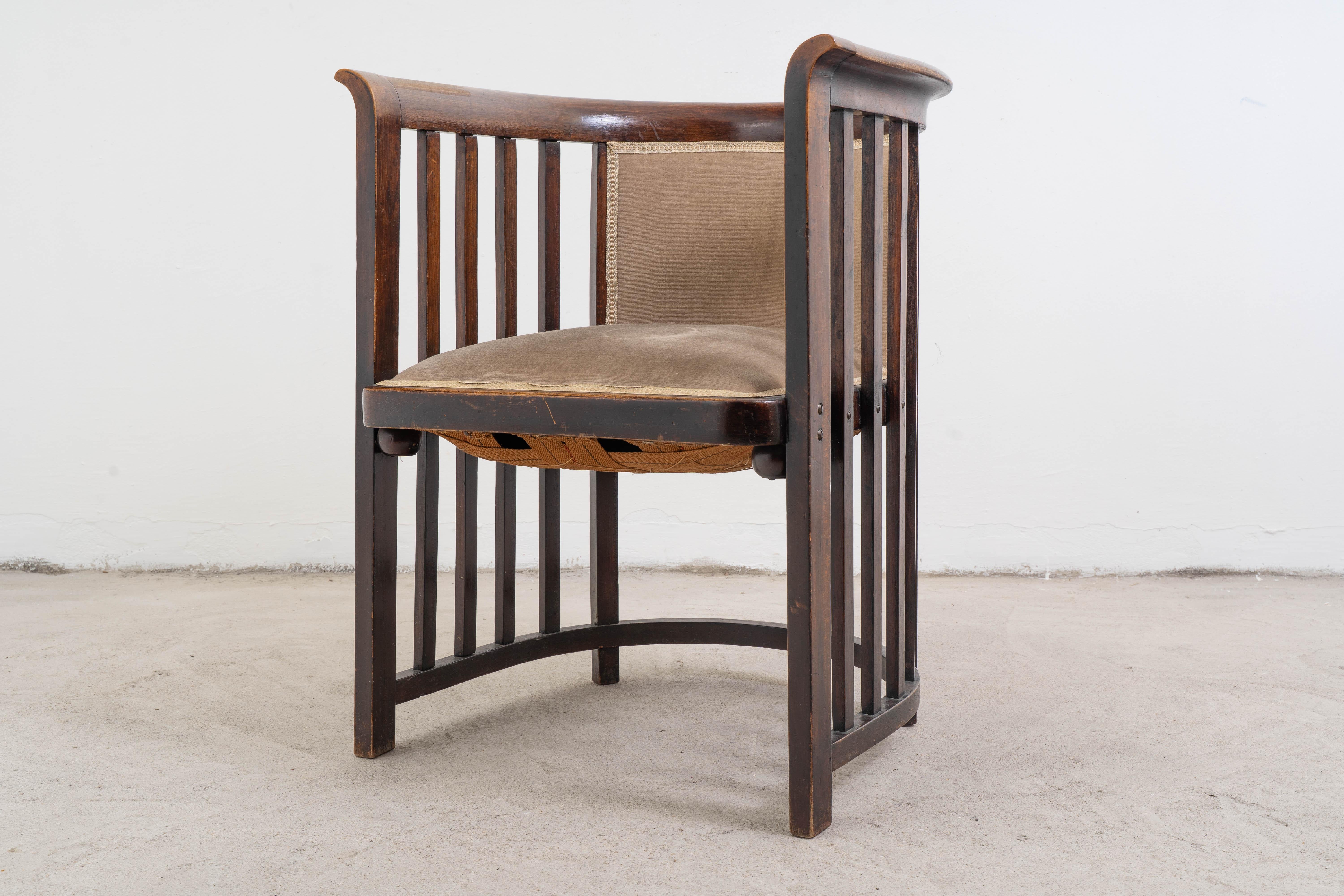 J.&J. Kohn - Josef Hoffmann - Seating group (3) - Fledermaus - Beech In Fair Condition For Sale In Budapest, HU