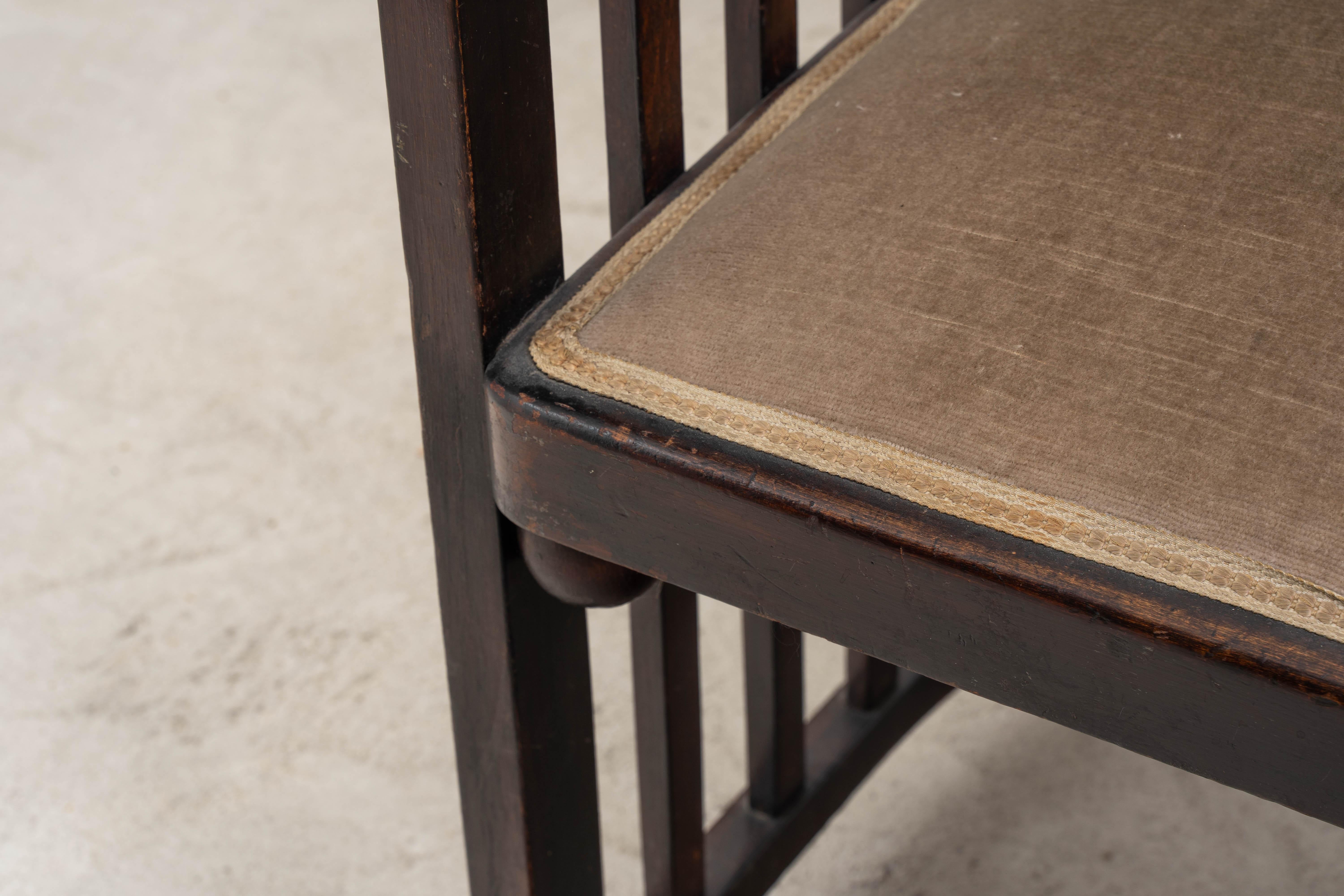 J.&J. Kohn - Josef Hoffmann - Seating group (3) - Fledermaus - Beech For Sale 1