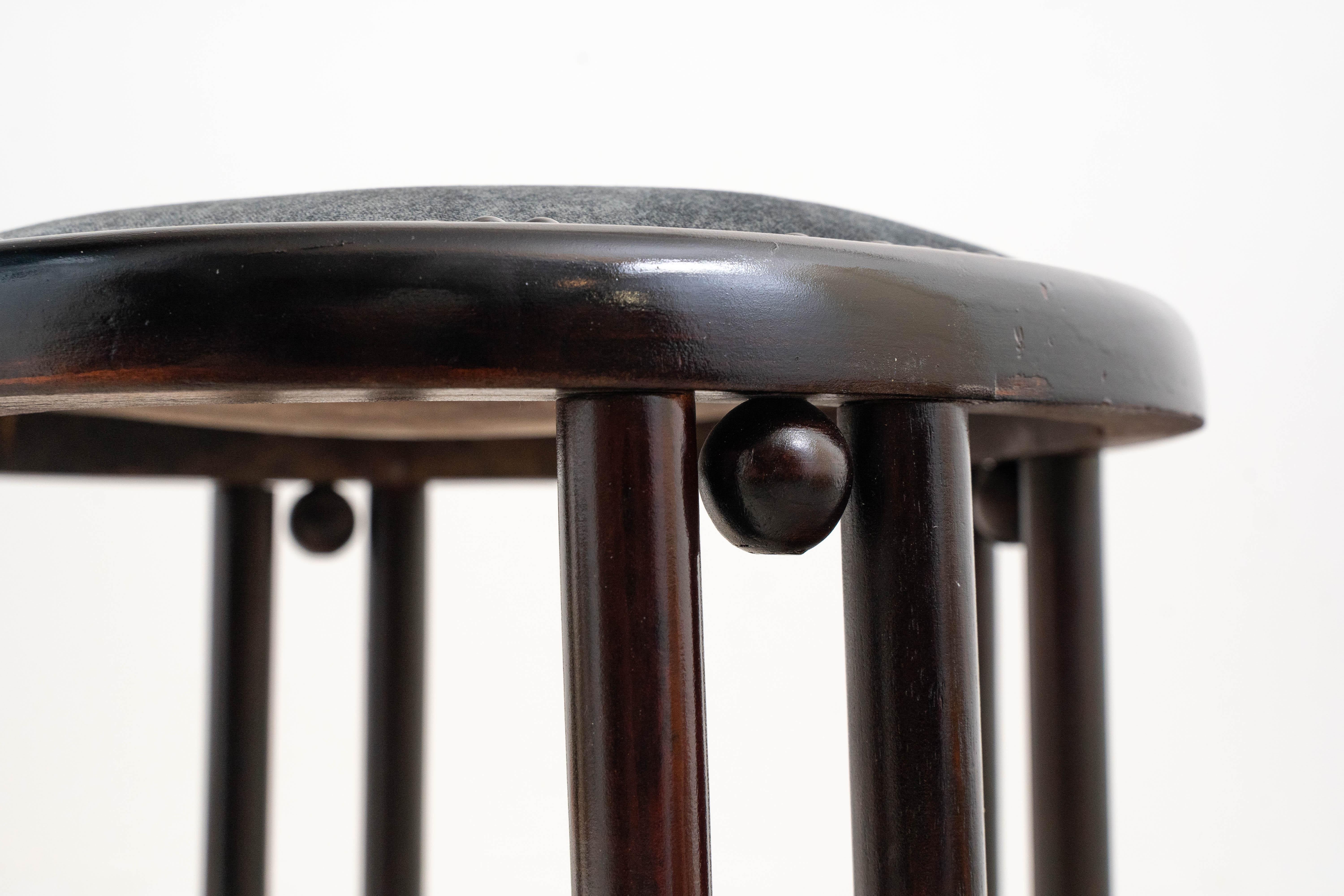 J.&J. Kohn - Josef Hoffmann - Taburete - Haya en venta 7