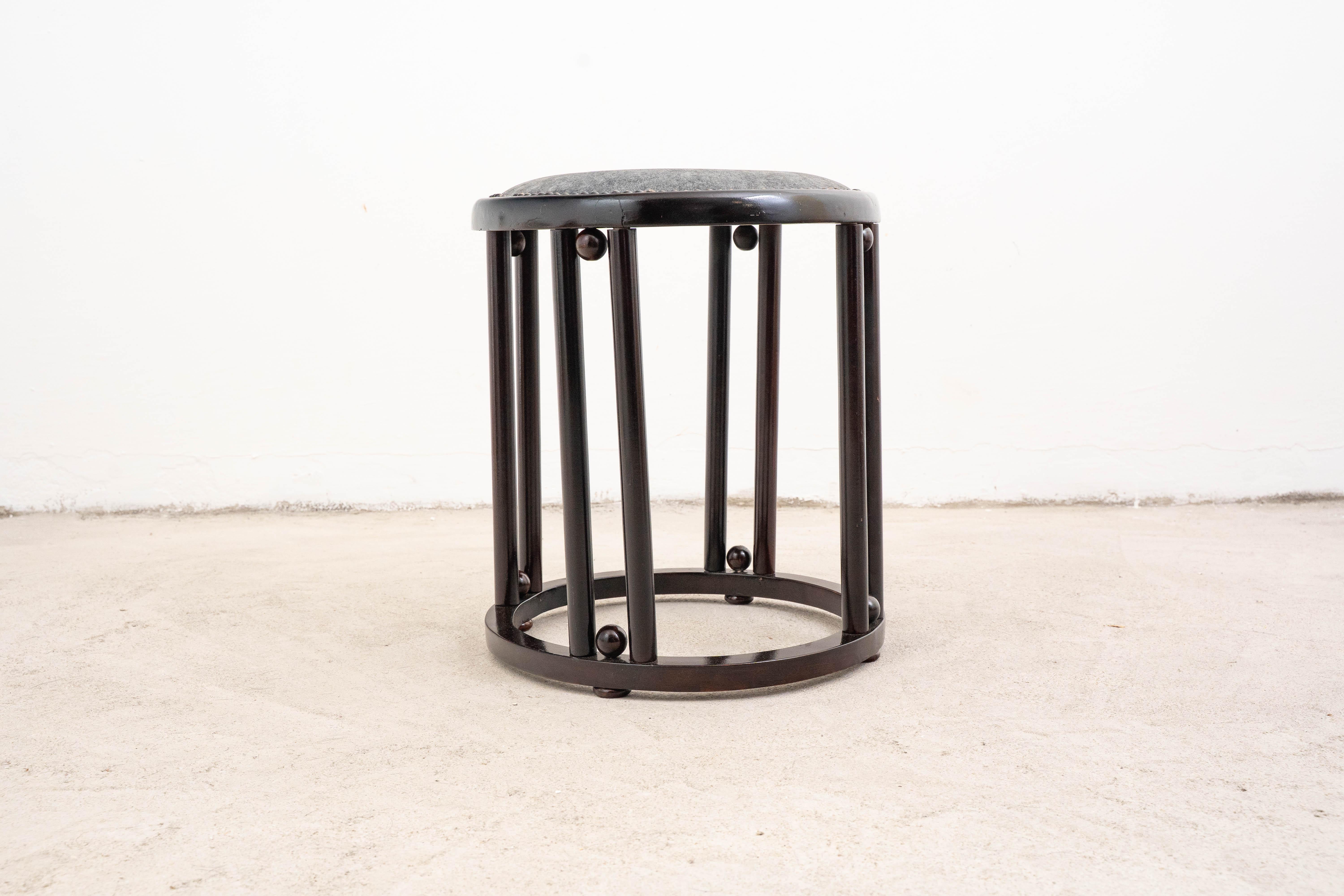 J.&J. Kohn - Josef Hoffmann - Taburete - Haya Art Nouveau en venta