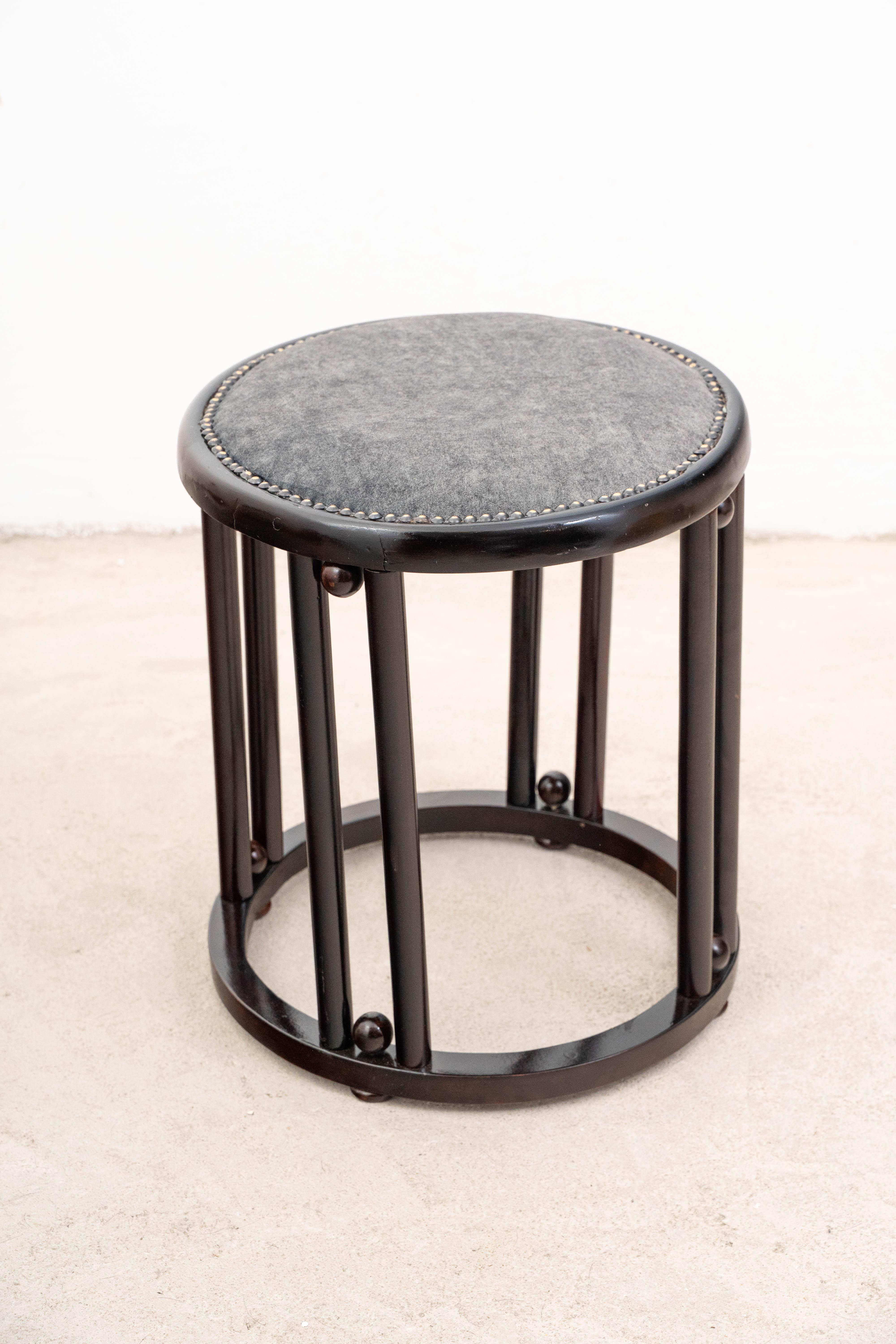 J.&J. Kohn - Josef Hoffmann - Taburete - Haya Austríaco en venta