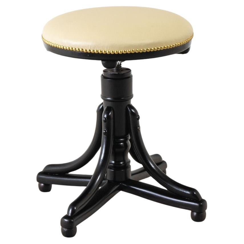 J.&J. Kohn - Tabouret - Beeche en vente
