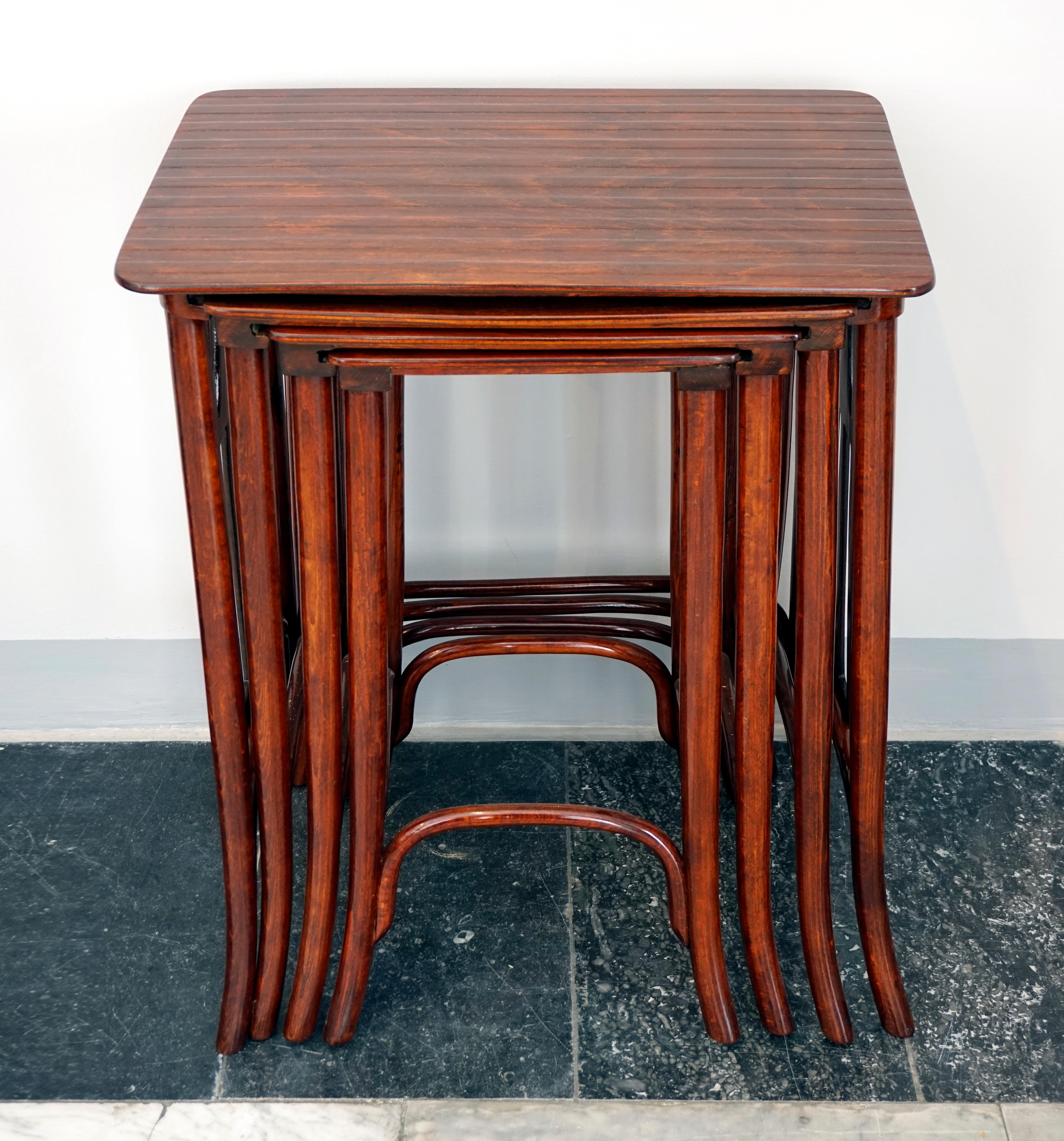 Beech J.&J. Kohn Vienna Art Nouveau Set of Nesting Tea Tables, Mahogany Stained