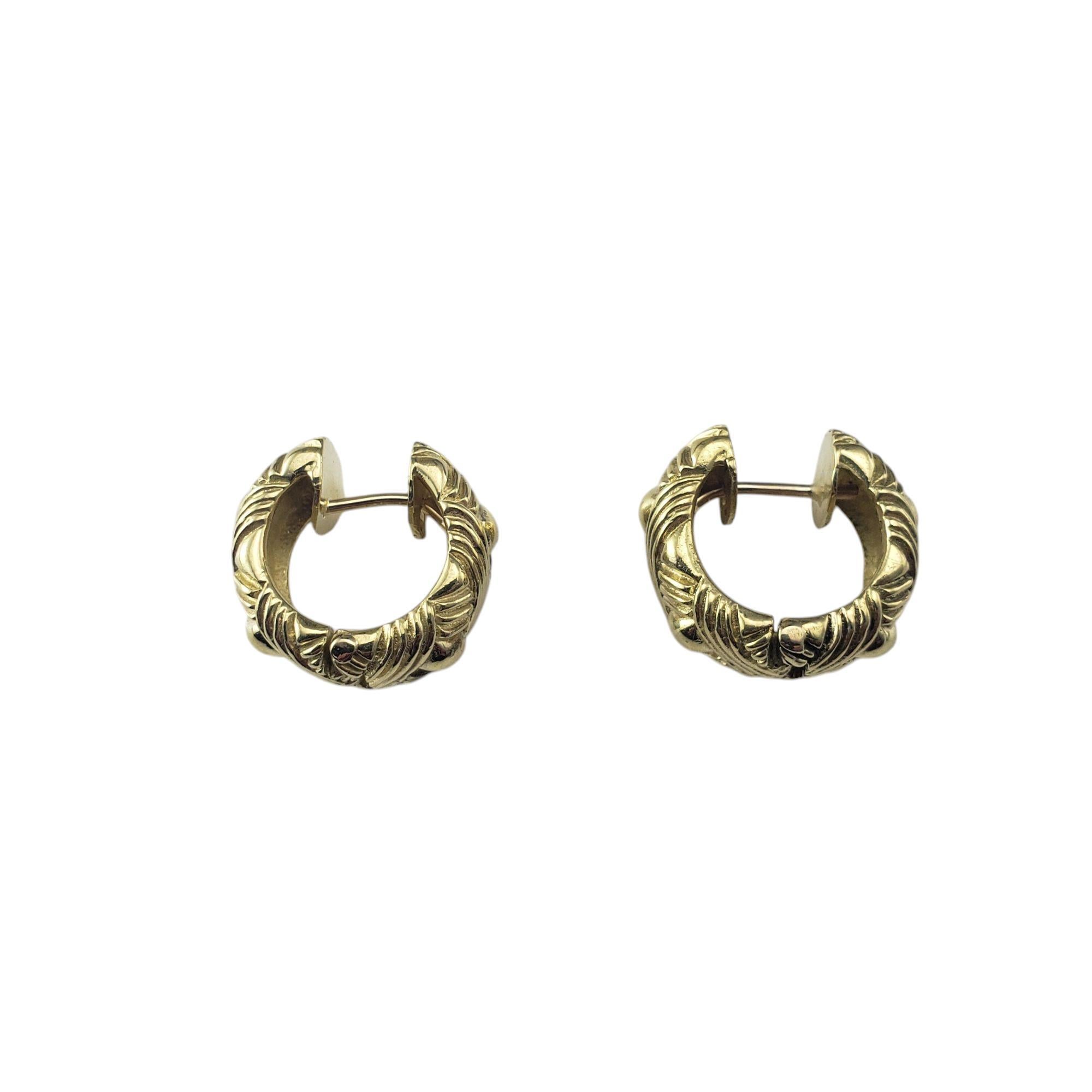 Women's J.J. Marco 18K Yellow Gold Huggie Hoop Earrings #20998 For Sale