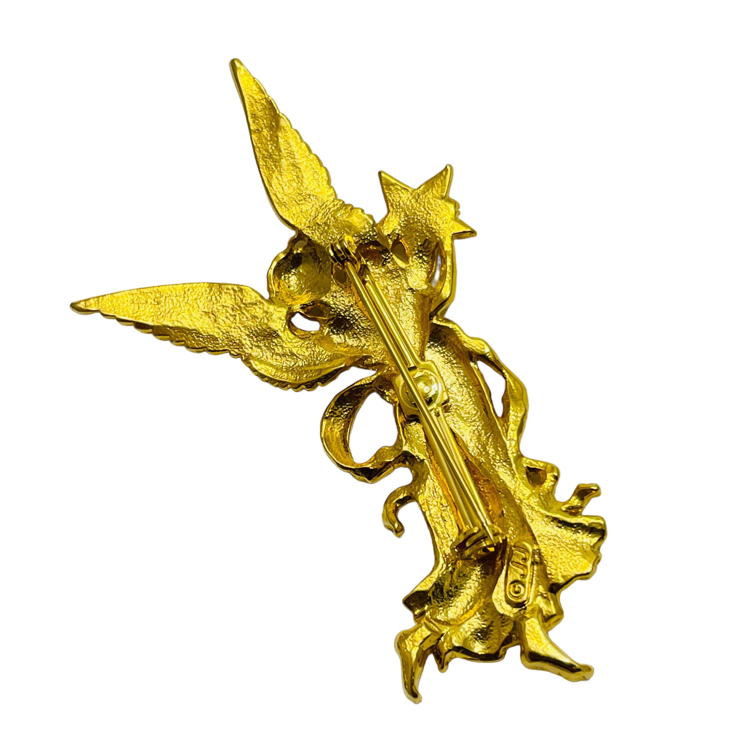 JJ signed vintage matte gold rhinestone angel designer brooch In Good Condition For Sale In Palos Hills, IL