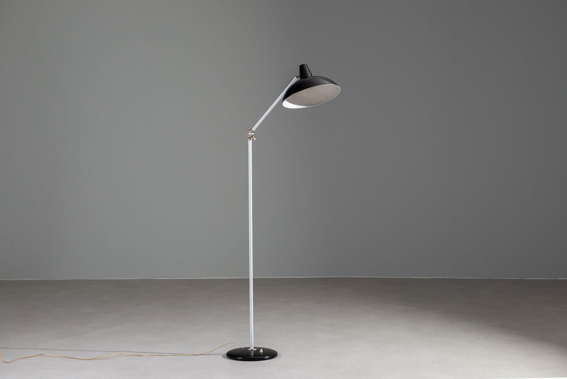 JJM Hoogervorst floor lamp black Anvia Almelo The Netherlands 1950 (Moderne der Mitte des Jahrhunderts) im Angebot