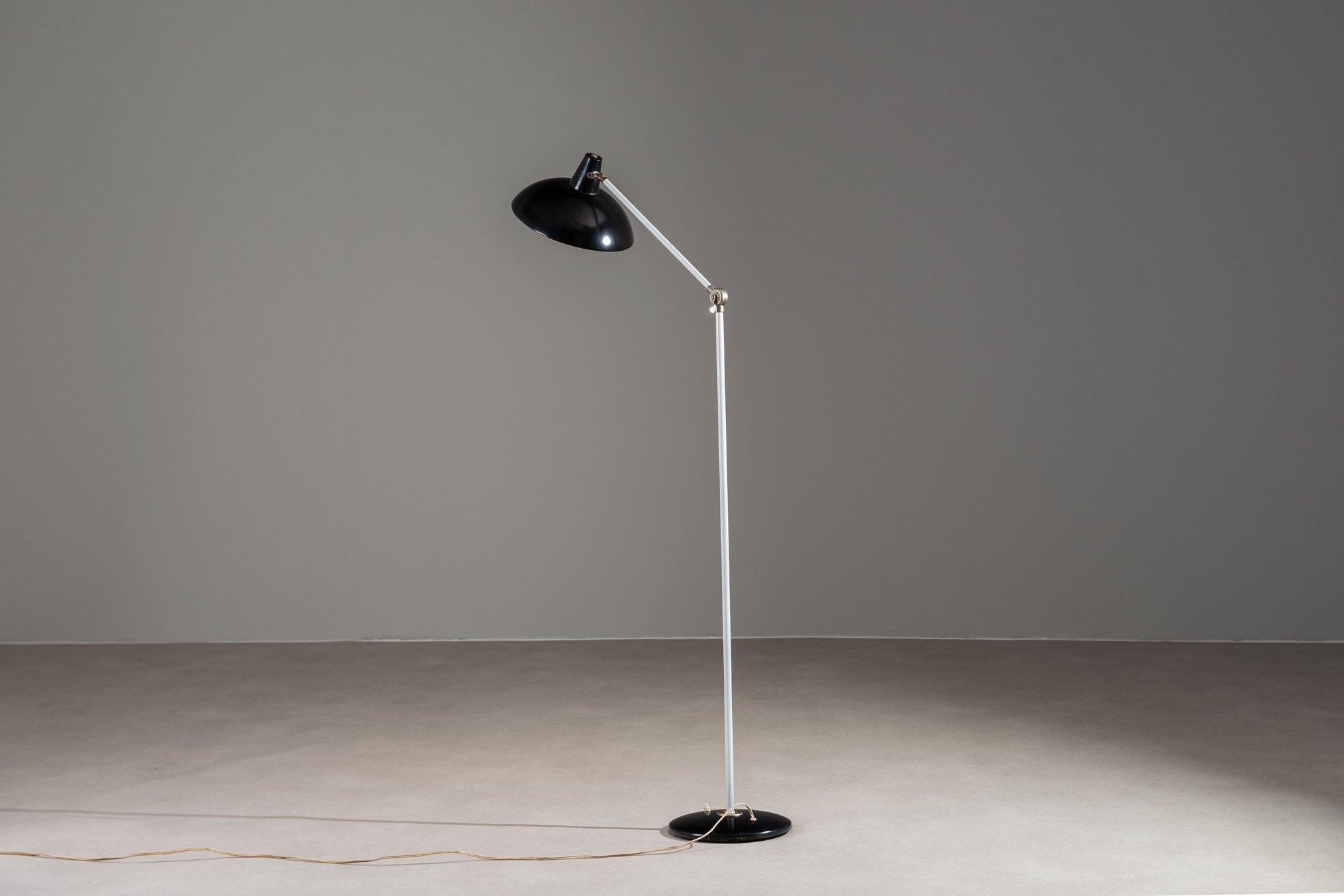 JJM Hoogervorst floor lamp black Anvia Almelo The Netherlands 1950 (Metall) im Angebot