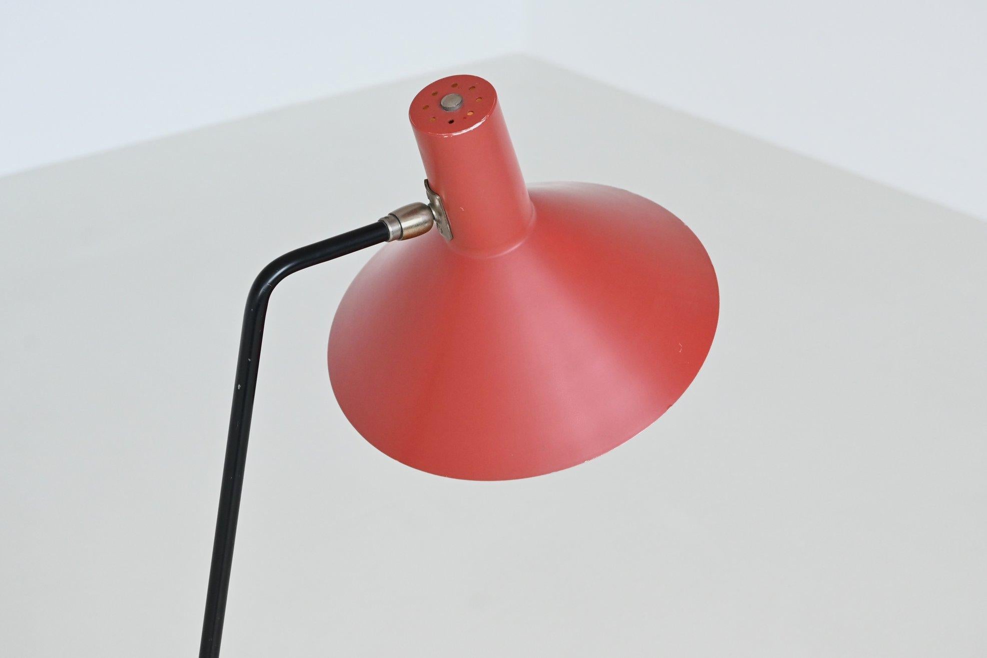 Lampadaire J.J.M. Hoogervorst modèle 8025 Anvia Pays-Bas 1957 Bon état - En vente à Etten-Leur, NL