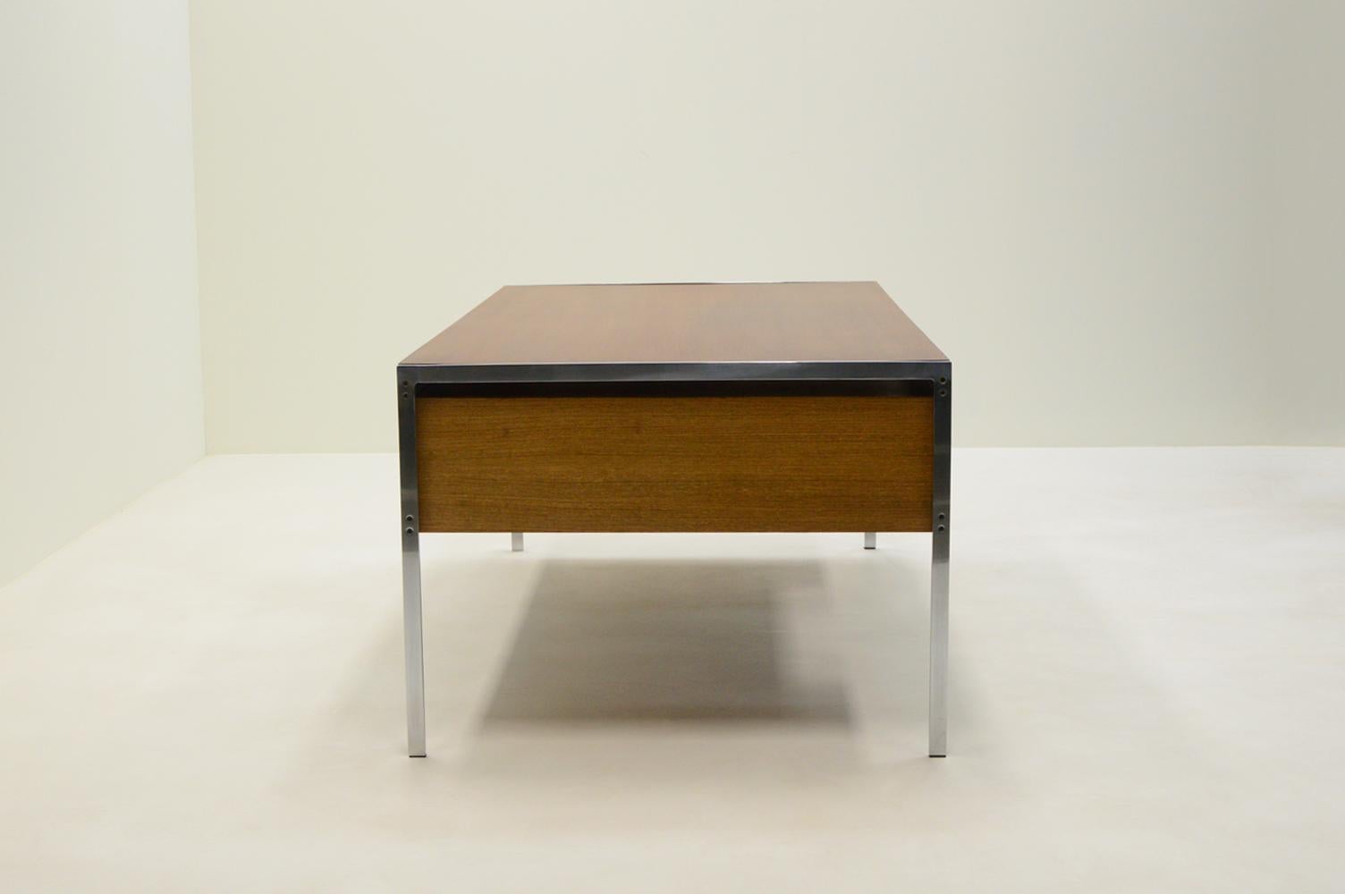Mid-20th Century JK 204 desk by Jorgen Kastholm for kill international, 1960s Germany. For Sale