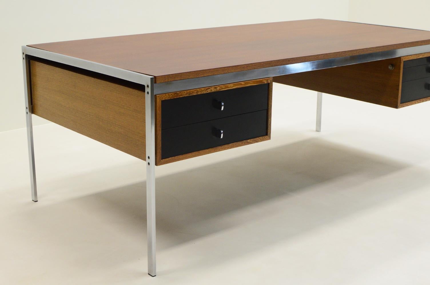 JK 204 desk by Jorgen Kastholm for kill international, 1960s Germany. For Sale 1
