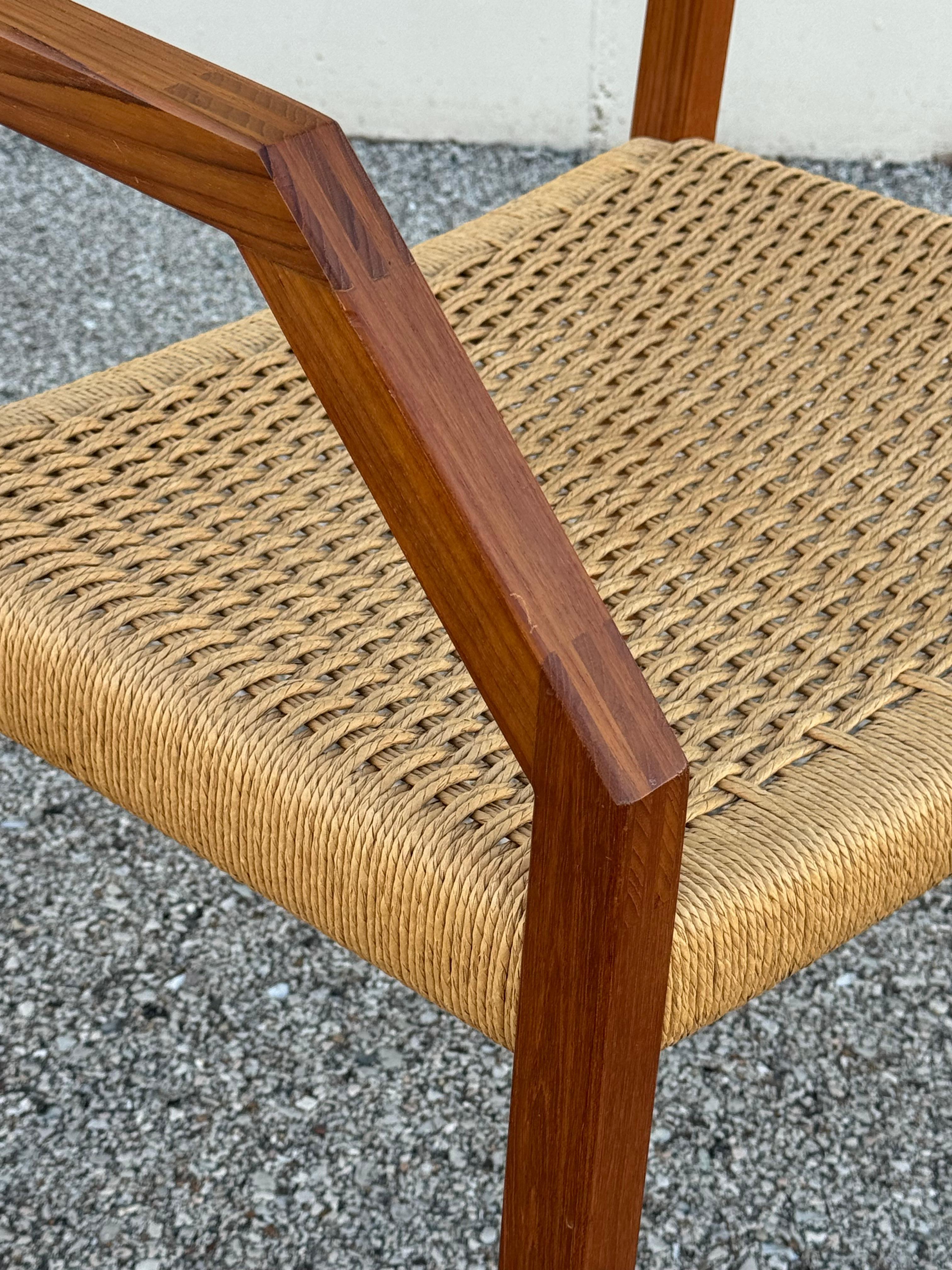 J.L. Moller Model #404 Danish Teak Arm Dining Desk Chair - Mid-Century Modern - (Dänisch) im Angebot