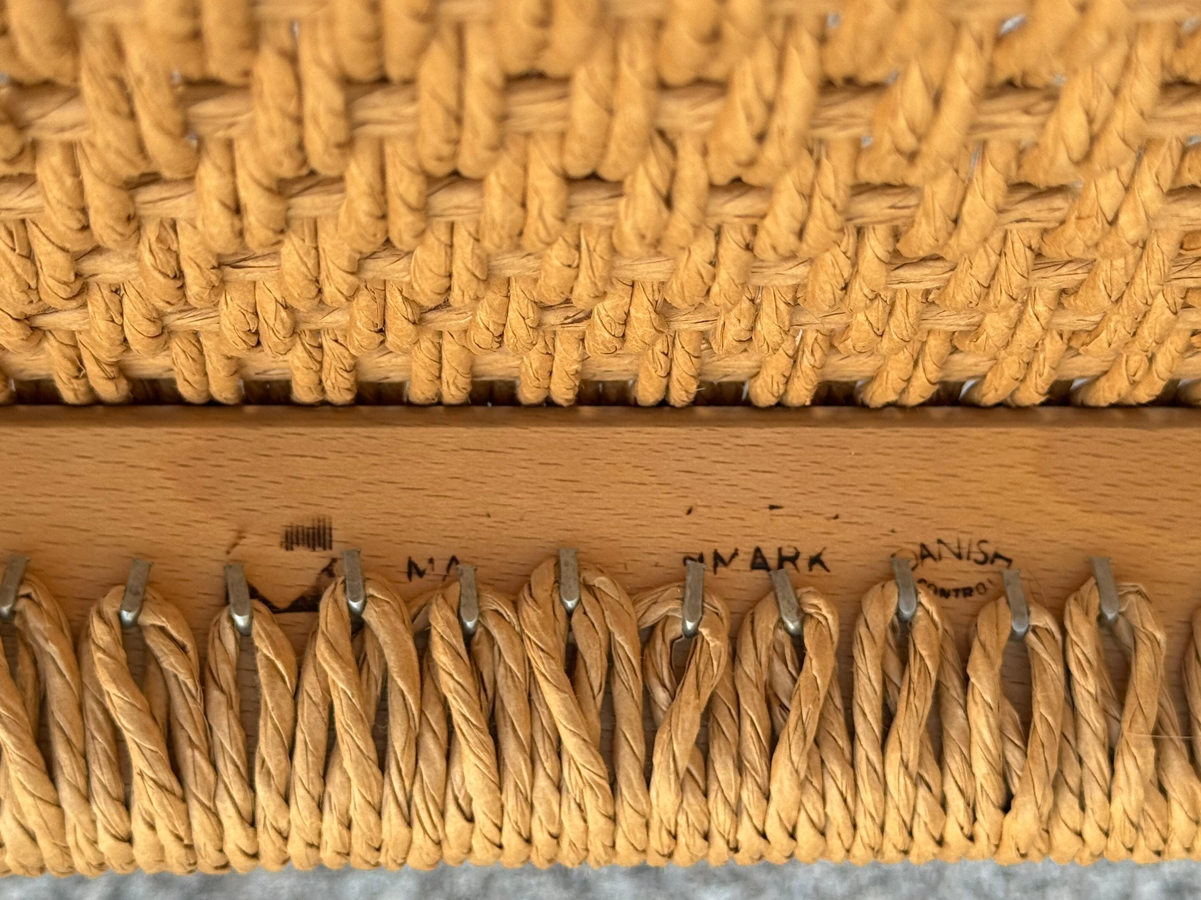 J.L. Moller Model #404 Danish Teak Arm Dining Desk Chair - Mid-Century Modern - im Zustand „Gut“ im Angebot in St. Louis, MO