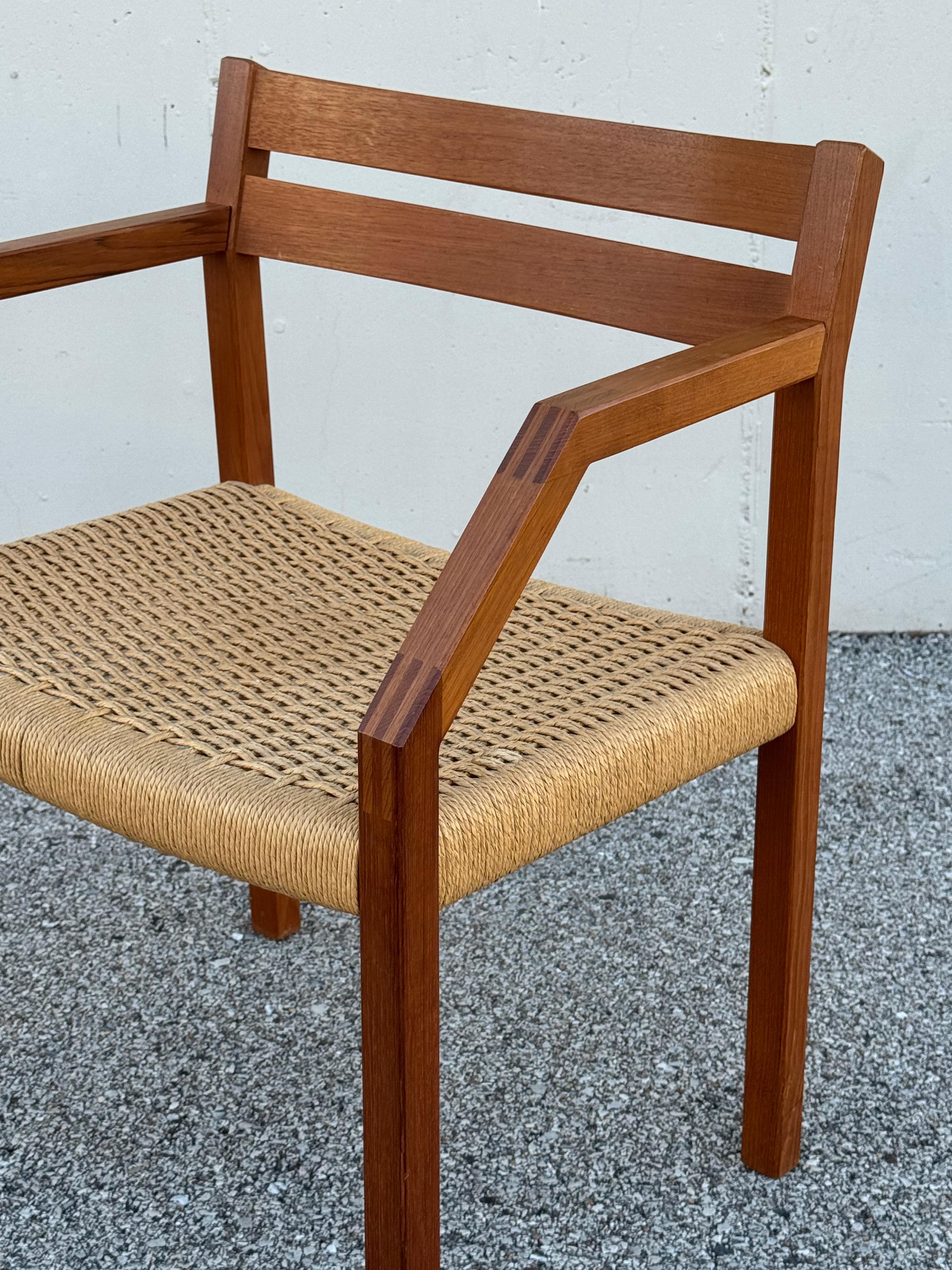J.L. Moller Model #404 Danish Teak Arm Dining Desk Chair - Mid-Century Modern - (Ende des 20. Jahrhunderts) im Angebot
