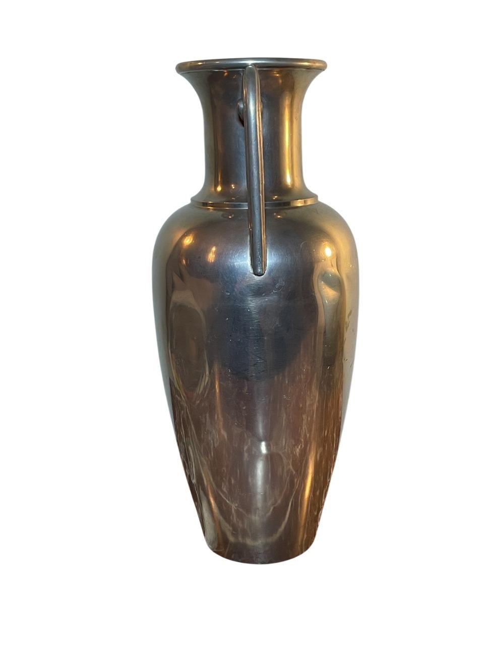 Art Déco Vaso ad anfora in peltro lucido di J.L.A. per Svenskt Tenn, Svezia, 1930 in vendita
