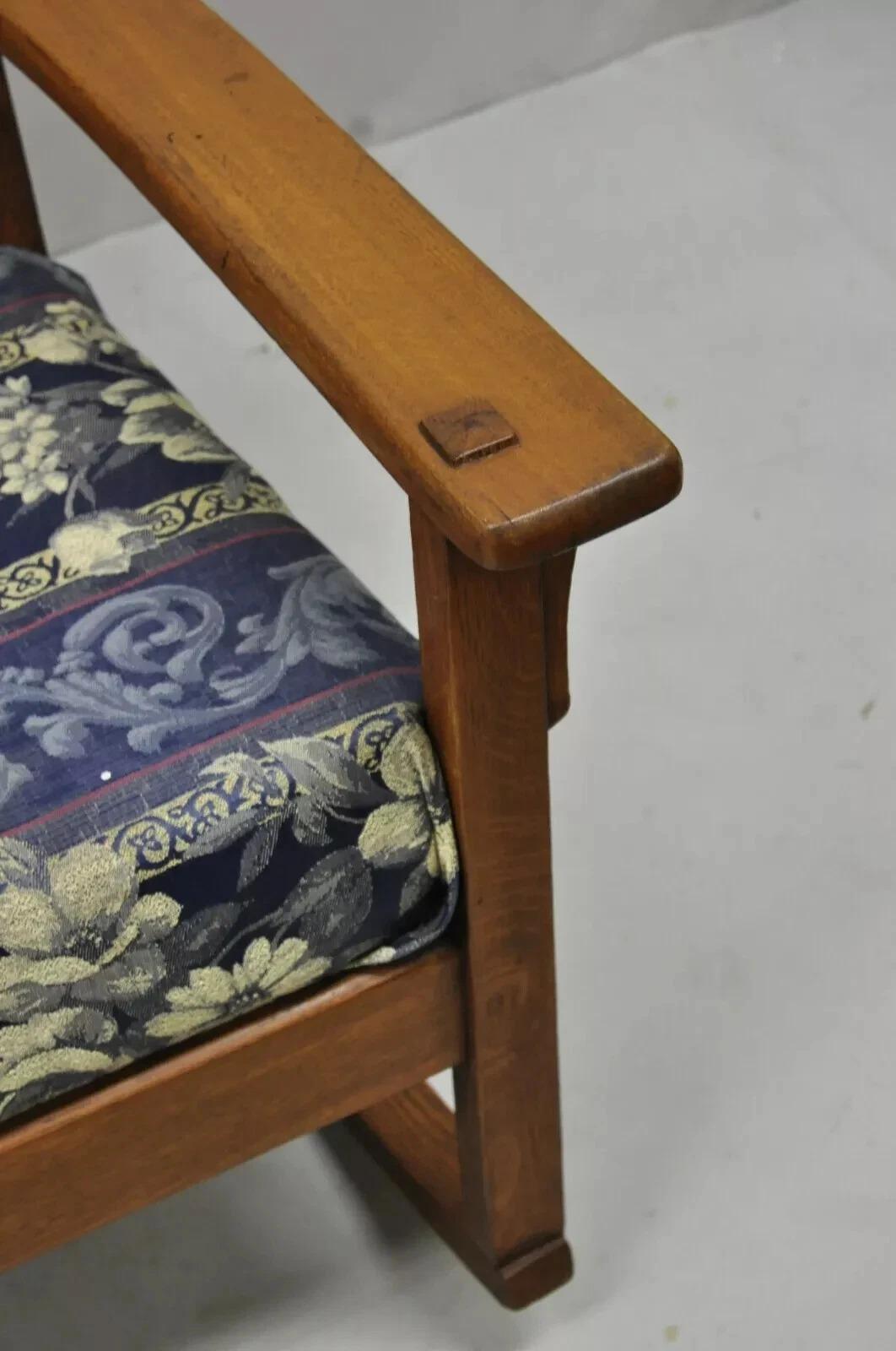 XX secolo J.M. Young & Son antica sedia a dondolo Mission Arts & Crafts in Oak in vendita