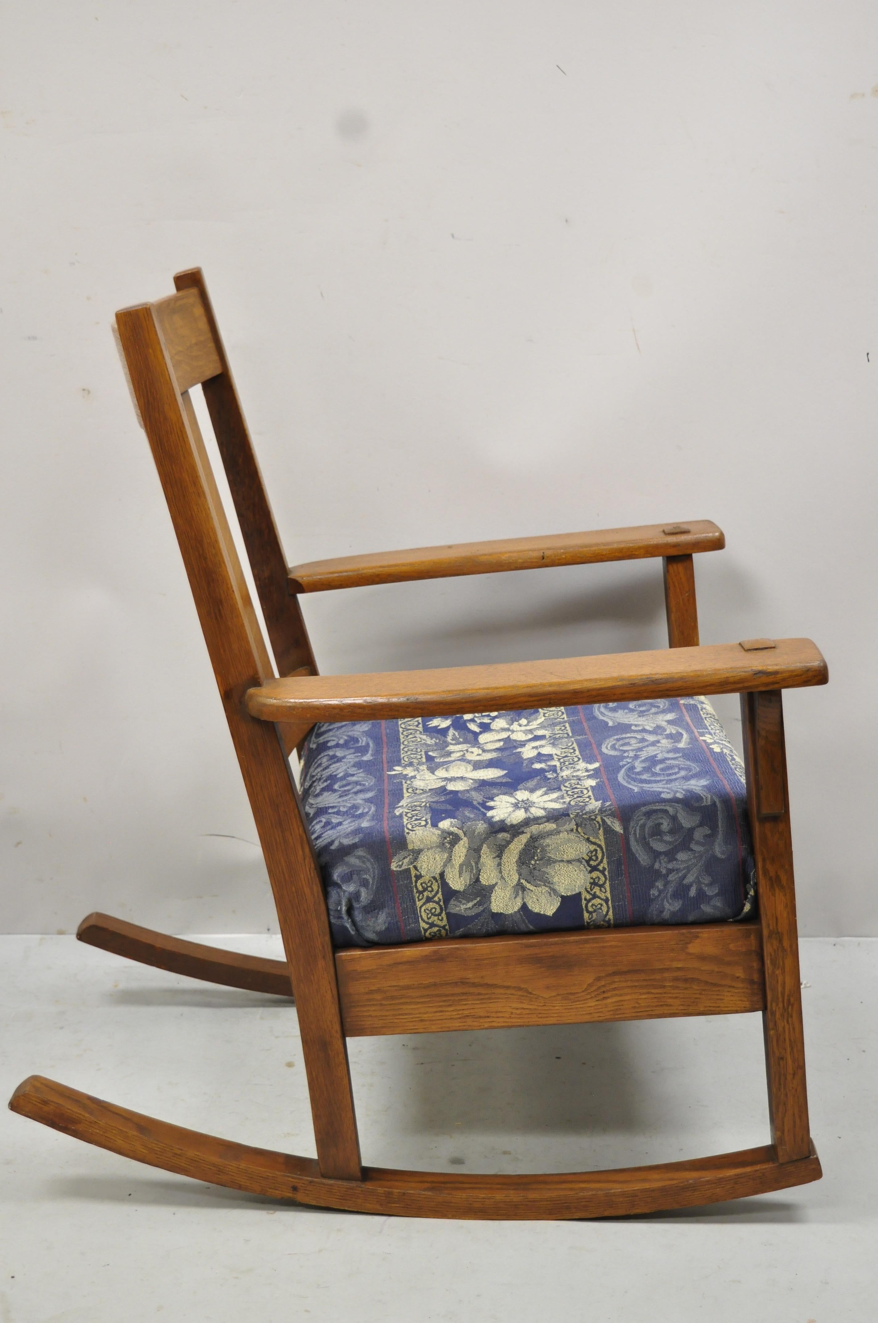 20th Century J.M. Young & Sons Antique Mission Oak Arts & Crafts Rocker Rocking Chair For Sale