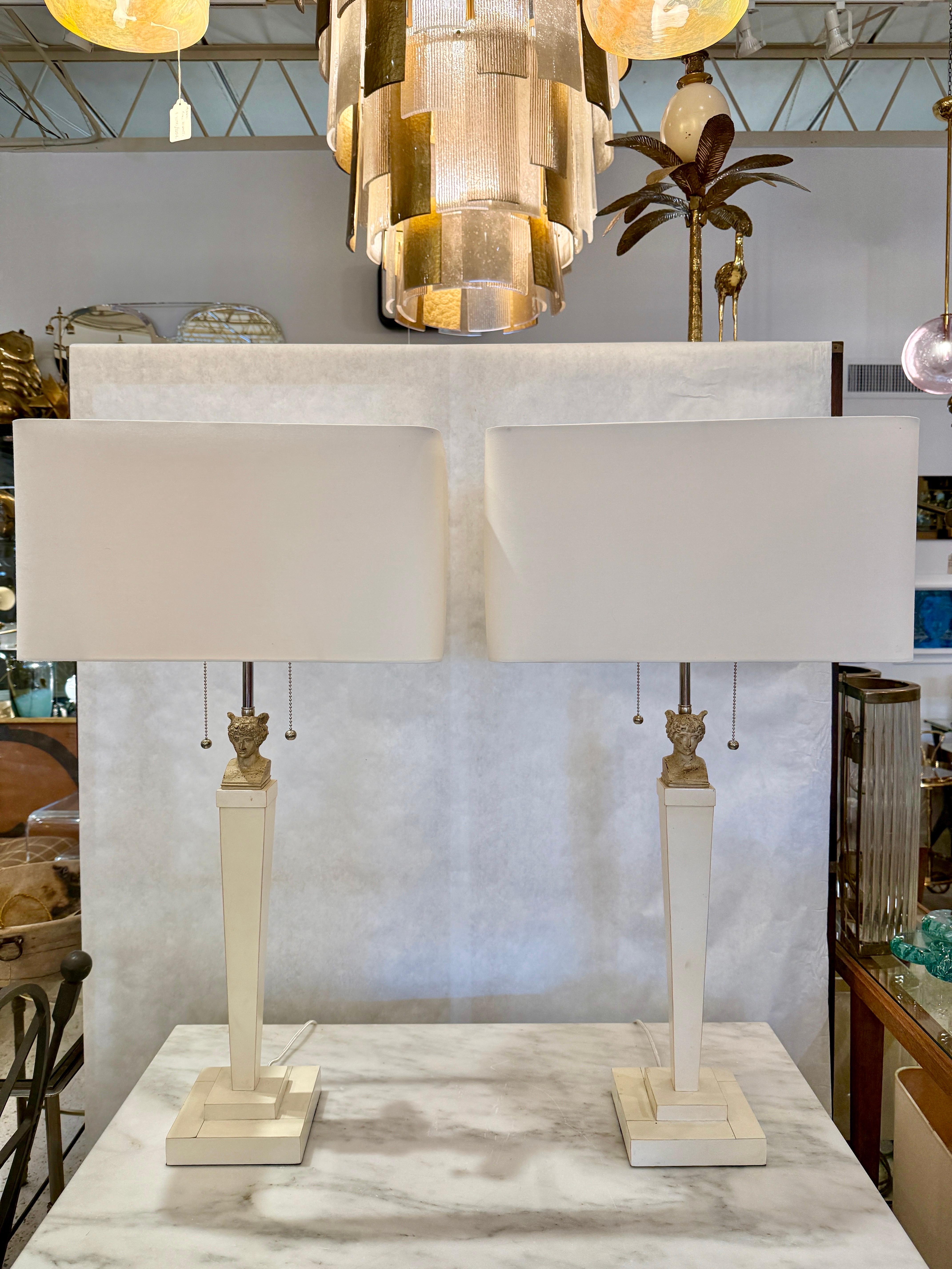 Lampes de table néoclassiques en parchemin de style JMF, ornementation Hermès en vente 5