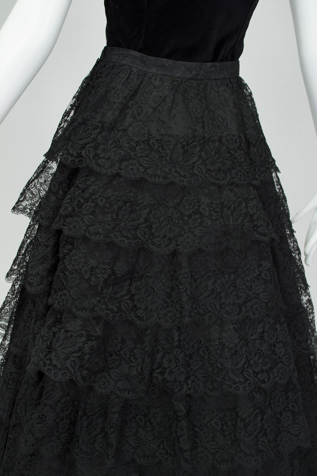 Jo Copeland New Look Black Tiered Lace Full Ballerina Ball Skirt - XS-S, 1950s In Excellent Condition For Sale In Tucson, AZ