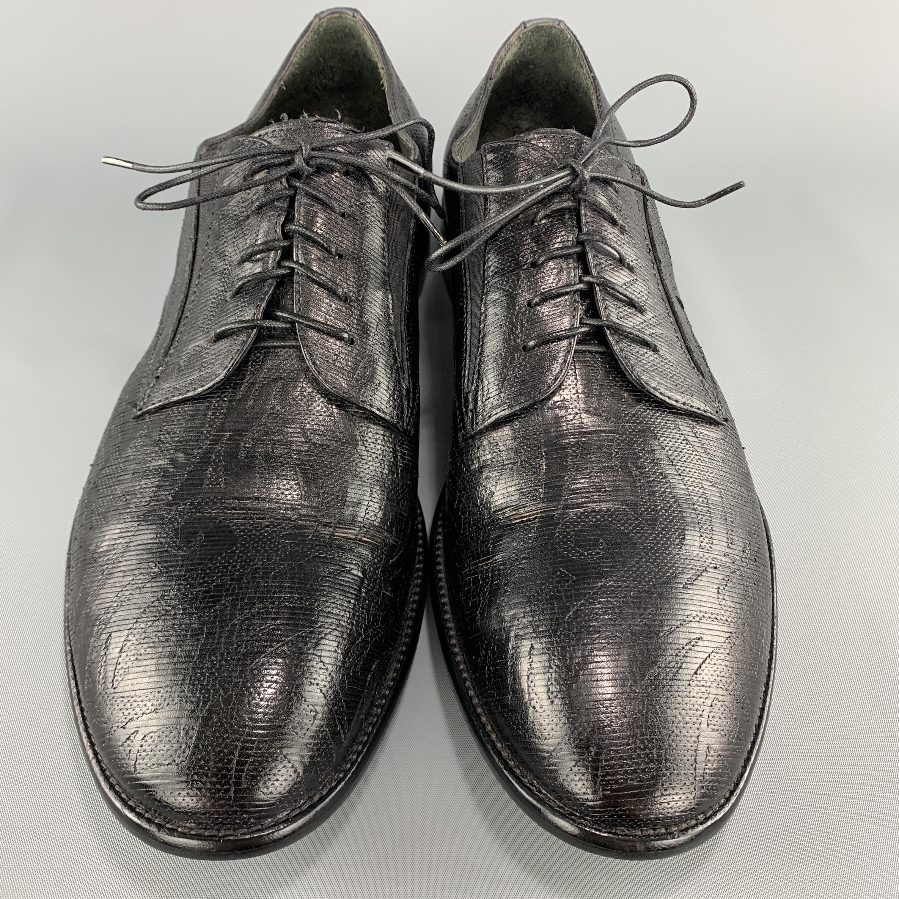 JO GHOST dress shoes come in black textured leather with a tattoo pattern throughout and stretch panels. Made in Italy..

Excellent New ith Tags.
Marked: IT 43

Outsole: 12.25 x 4.25 in.