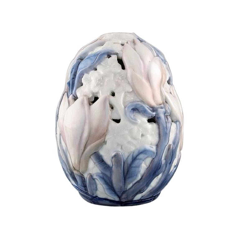 Jo Hahn Locher pour Bing & Grøndahl:: Vase Art nouveau précoce:: 19e siècle en vente