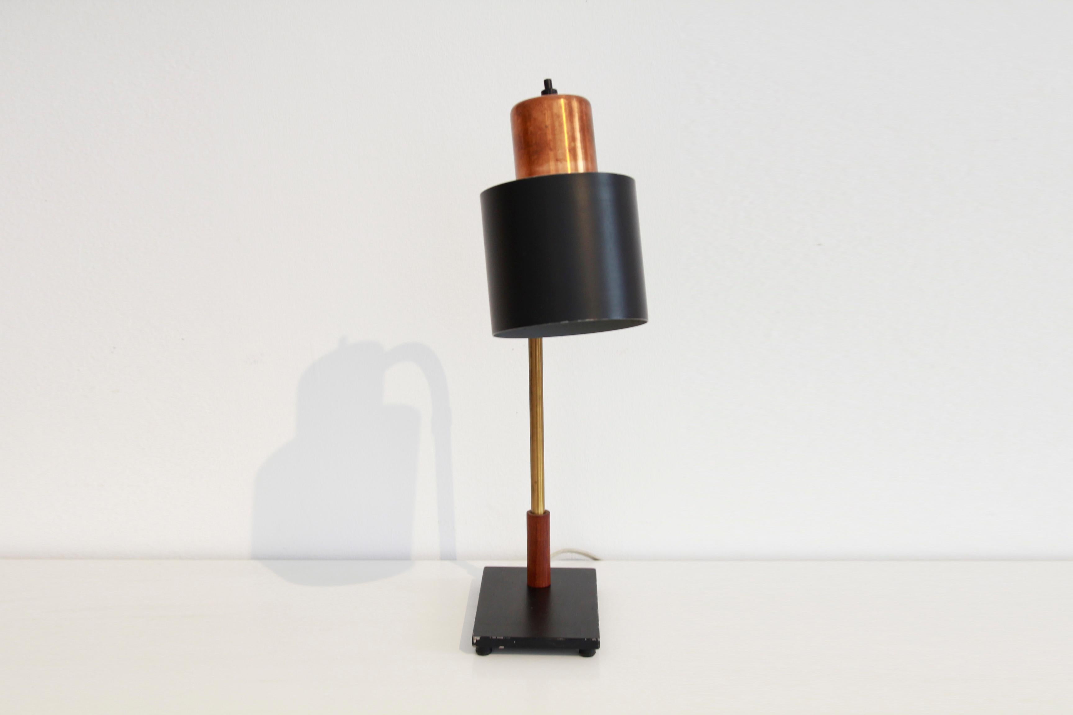 Jo Hammerborg Beta Table Lamp in Copper and Brass by Fog and Mørup, Denmark 1960 In Good Condition In Amsterdam, Noord Holland