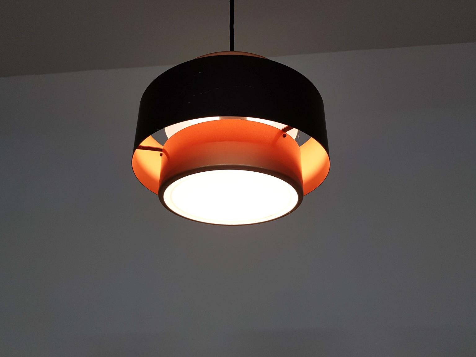 Scandinave moderne Lampe à suspension en cuivreJuno de Jo Hammerborg pour Fog &amp;amp; Morup, style danois moderne des années 1960 en vente