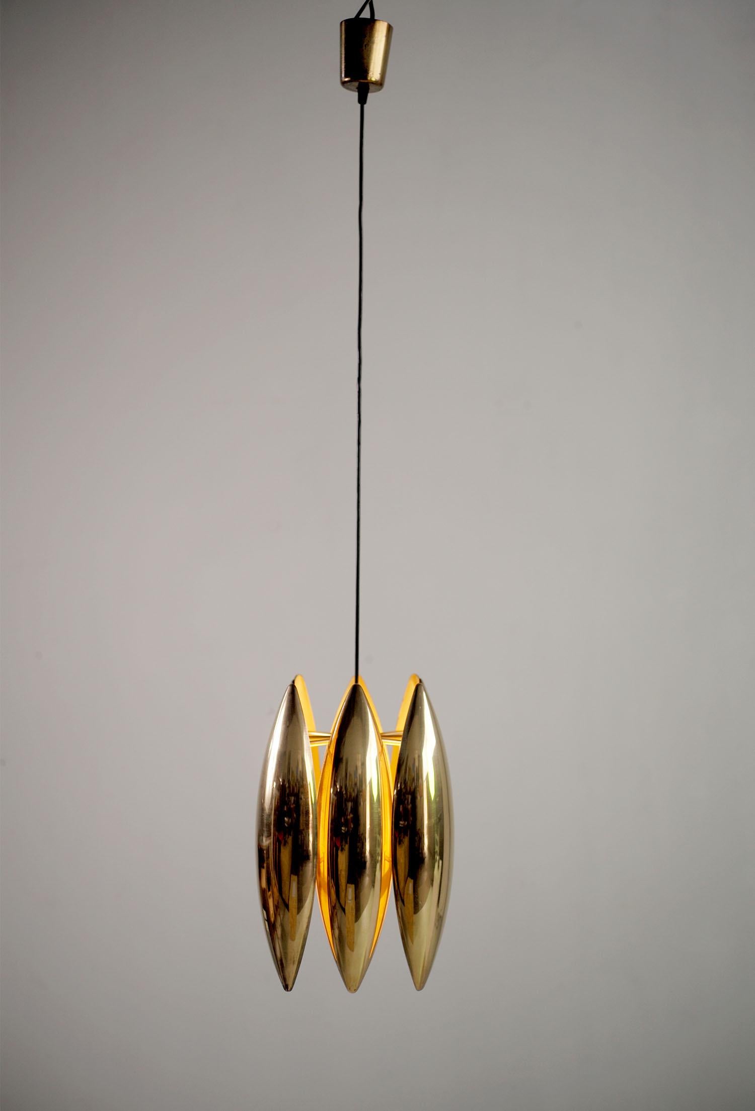 Jo Hammerborg, Kastor pendant light for Fog & Morup, Denmark, 1969. In Good Condition For Sale In Catonvielle, FR