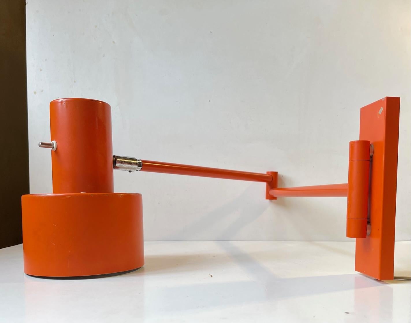 Jo Hammerborg lampe murale orange Skala à bras pivotant pour Fog & Mrup en vente 2