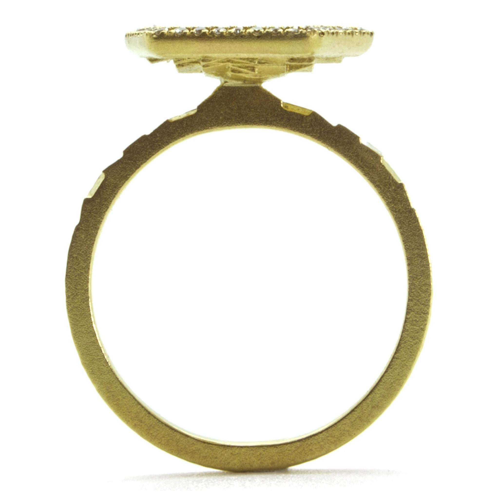 Contemporary Brilliant White Diamond Reflective Yellow Gold Hex Stratus Ring, Jo Hayes Ward For Sale