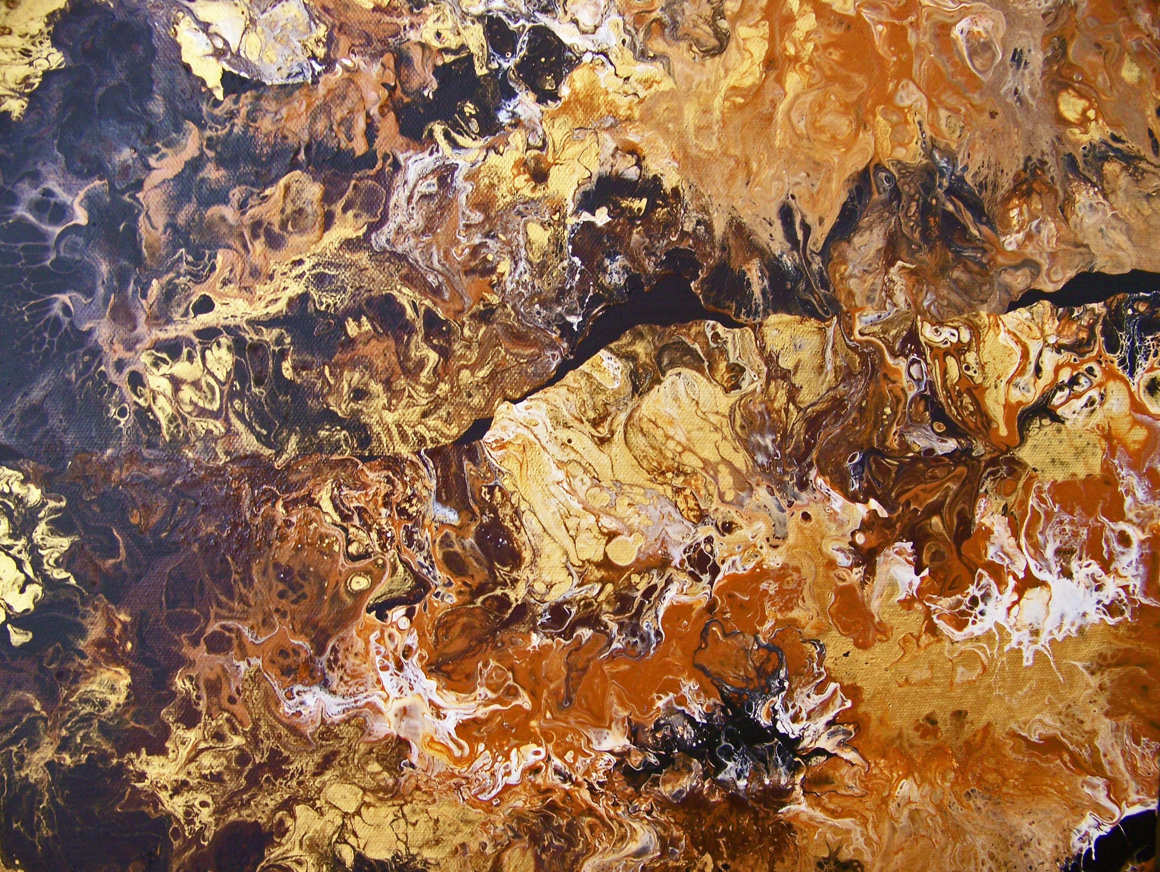 Les œuvres d'art originales de Jo Moore s'inspirent de la nature et présentent des surfaces texturées d'une grande richesse. Recherchée au niveau national et international, et collectionnée dans le monde entier depuis plus de quarante ans, Jo Moore