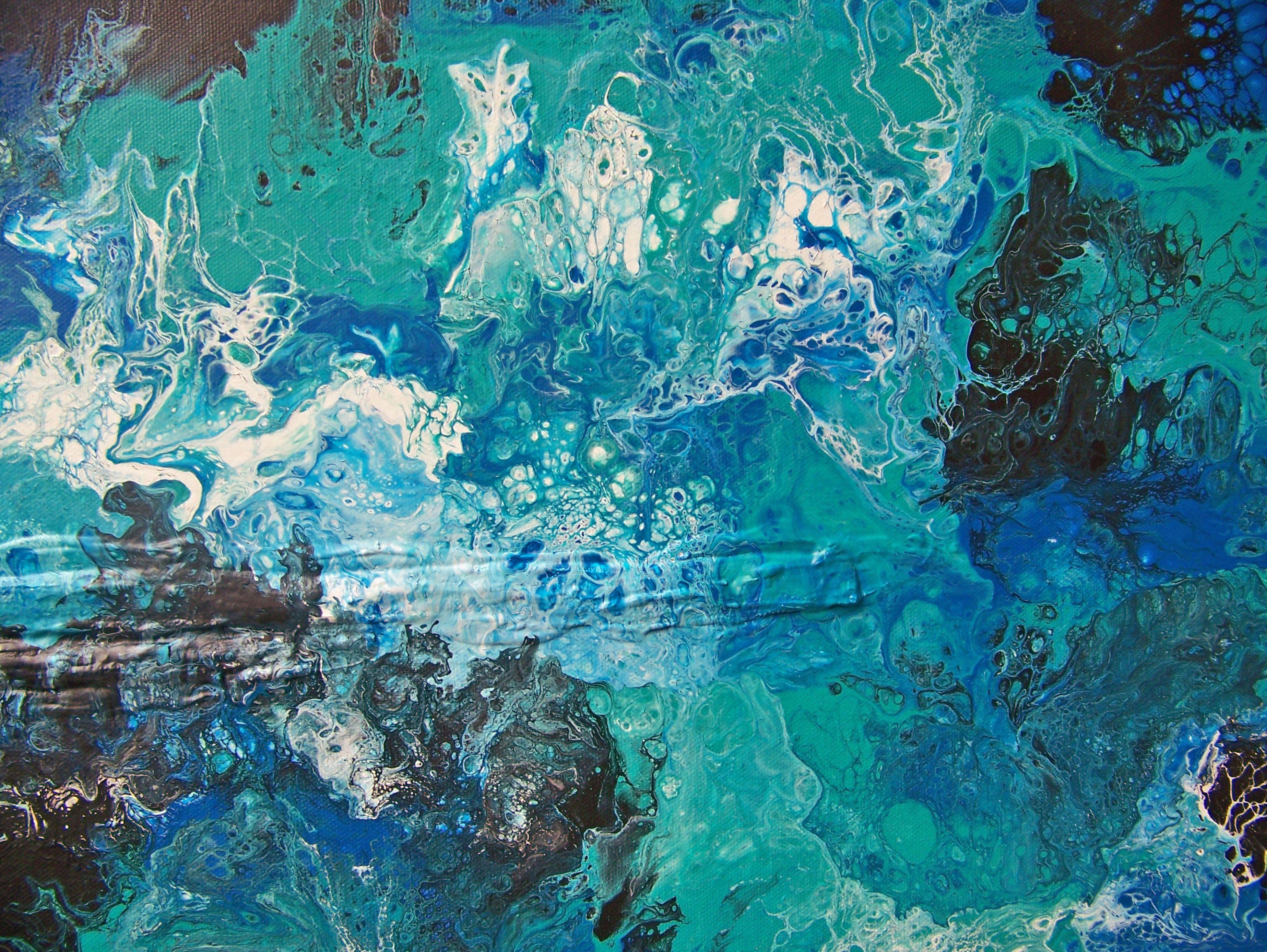 Le avvincenti opere d'arte originali di Jo Moore traggono ispirazione dalla natura, mostrando superfici dalla consistenza drammatica e ricca. Ricercata a livello nazionale e internazionale e collezionata in tutto il mondo da più di quarant'anni,