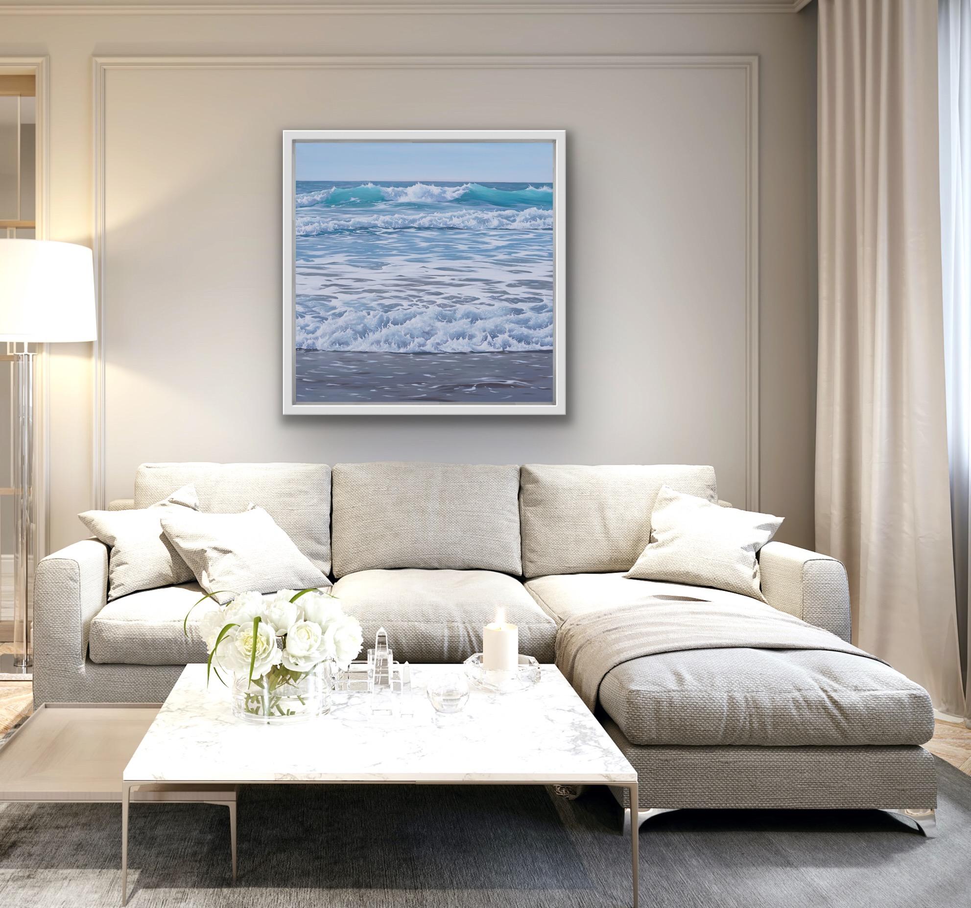 Breaking Waves Ozeankunst, zeitgenössisches realistisches Meereslandschaftsgemälde, Strandhauskunst – Painting von Jo Quigley