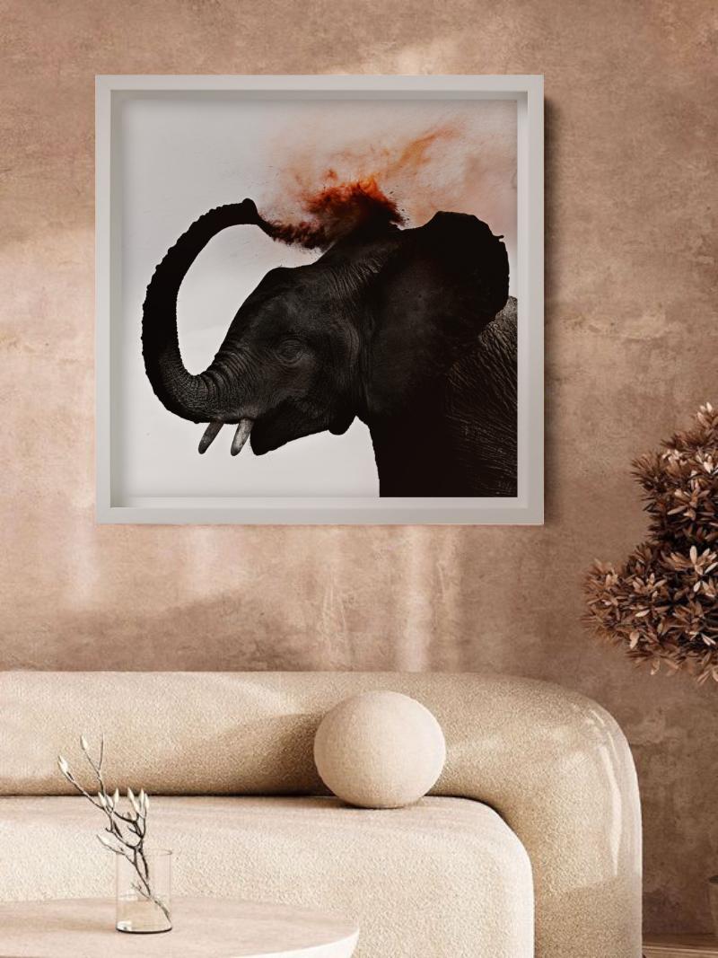 Dust III - Giovane elefante che spruzza polvere rossa, Fotografia Fine Art, 2013 in vendita 4