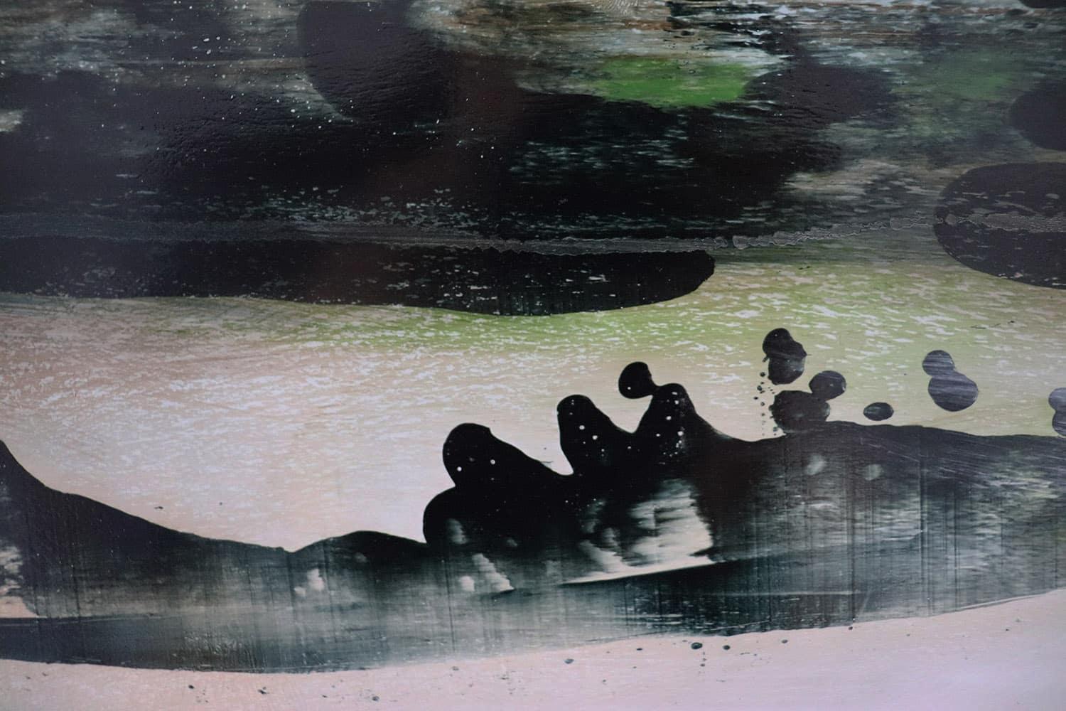 Entre truenos de Joachim van der Vlugt - Pintura semiabstracta, cielo gris en venta 5