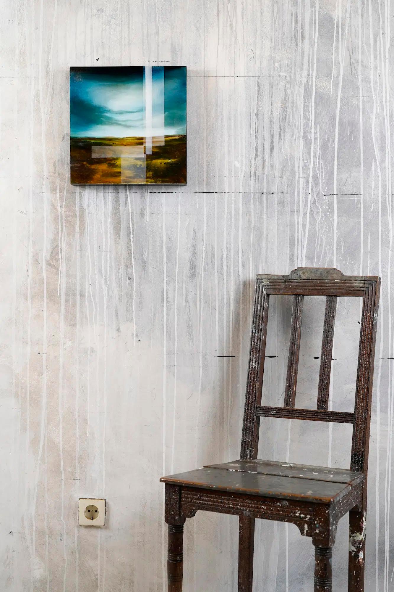 Die üppige Höhe I von Joachim van der Vlugt - Semi-abstrakte Malerei, Blautöne im Angebot 1