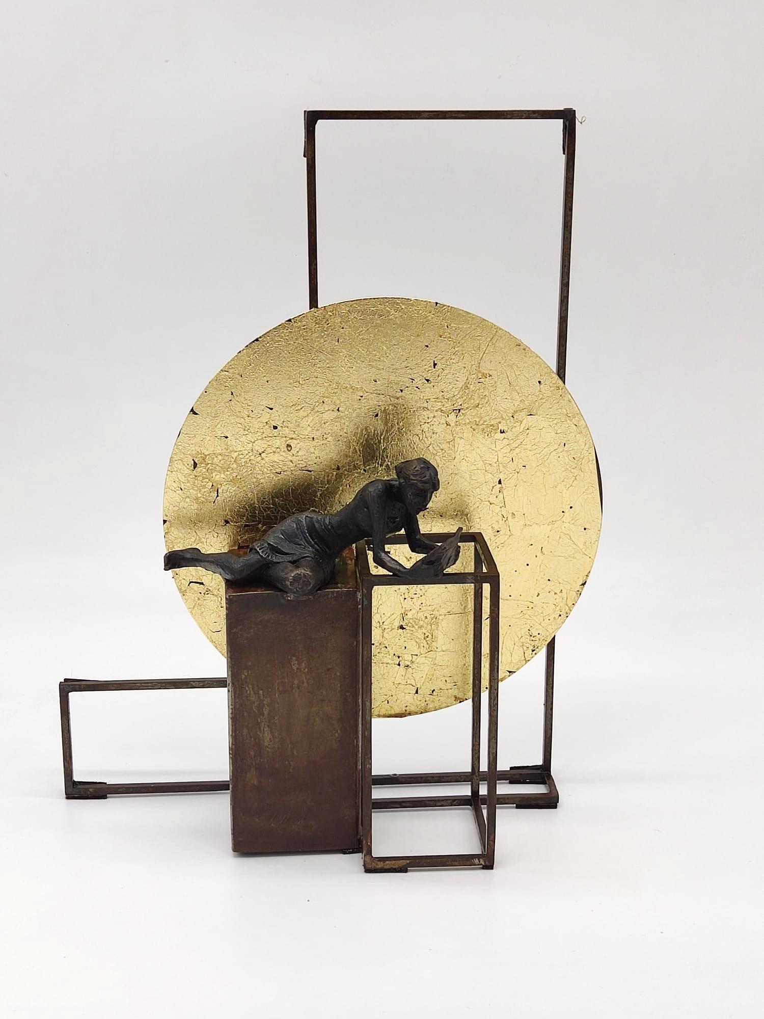 "Anna Karénine II" sculpture murale de table en bronze fille figurative lisant un livre