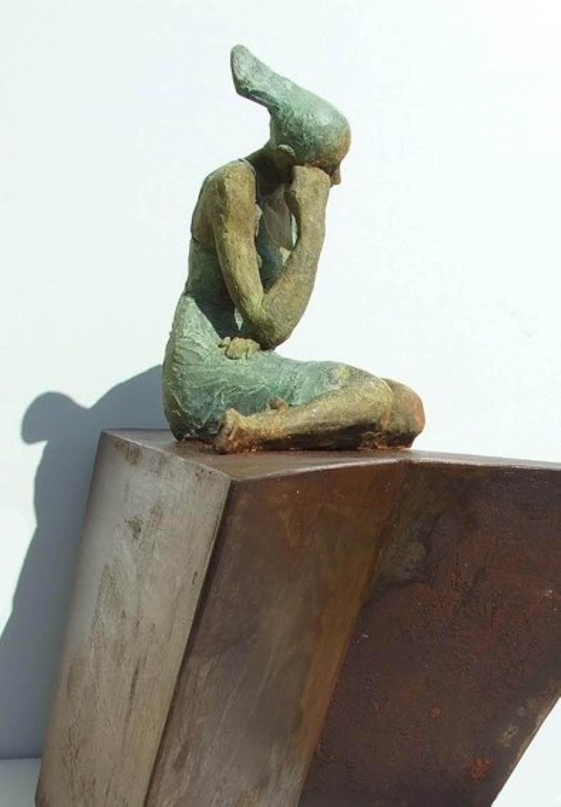 La Sirenetta è una scultura da tavolo in bronzo, collegata a una base in acciaio. L'edizione è di 8 copie. 

L'ultima serie di sculture di Joan, composta da figure femminili, offre un approccio fuori dagli schemi alla creazione di sculture. Le