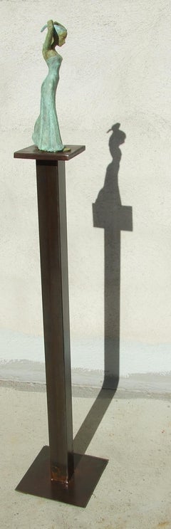 "Sinnlichkeit III" zeitgenössische Bronzeskulptur figurative Weiblichkeit grün