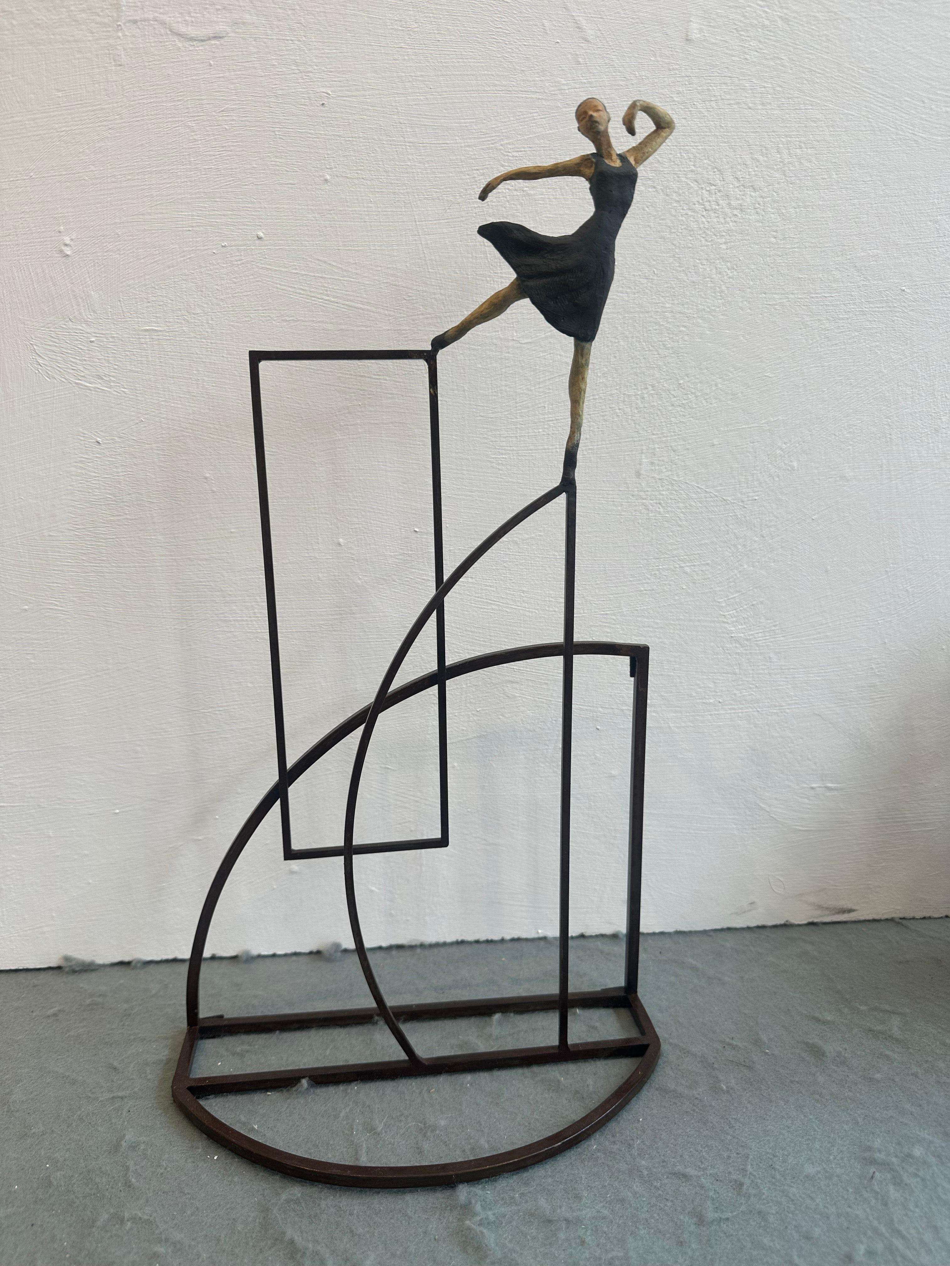 Figurative Sculpture di Joan Artigas Planas - Olga
