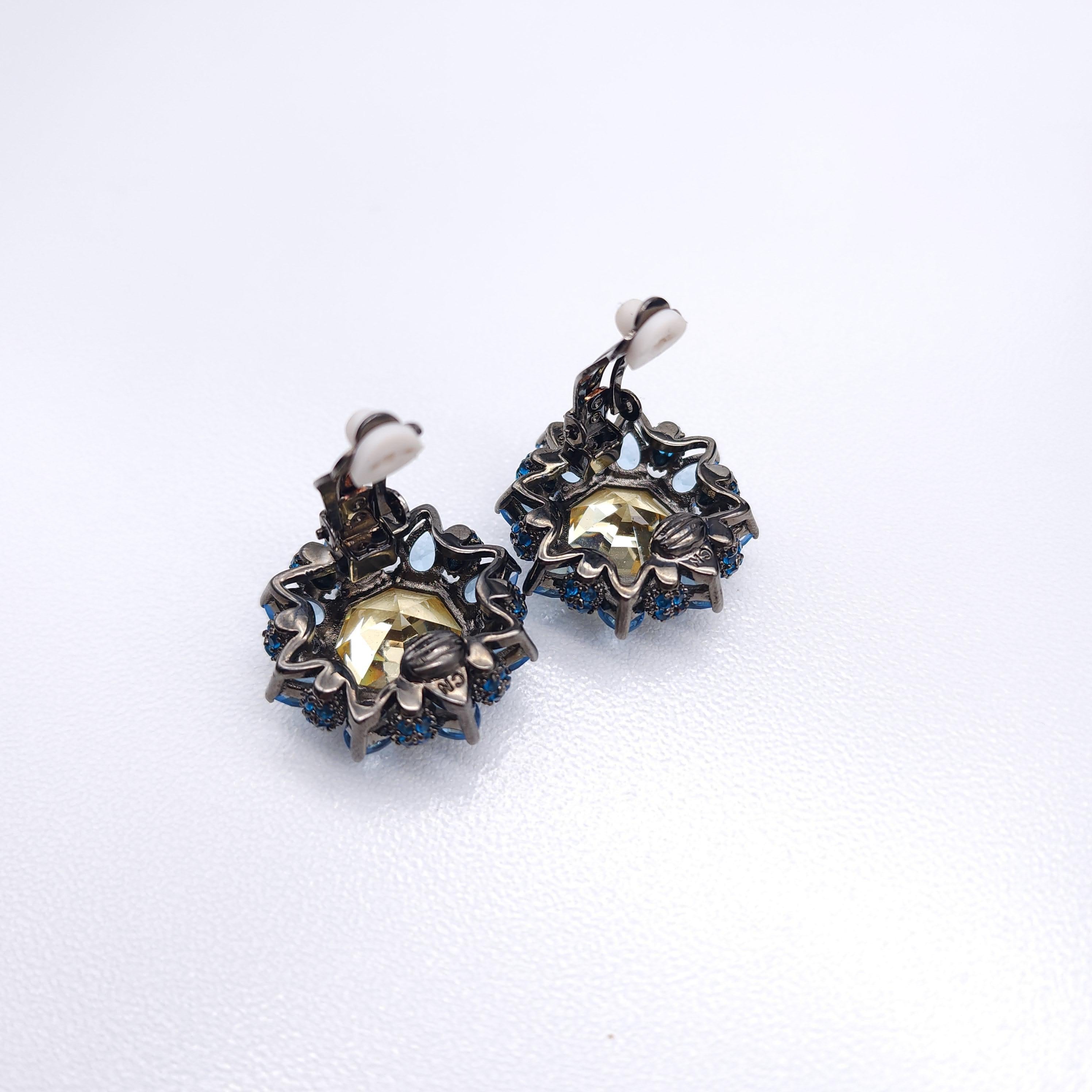 Joan Boyce Blue & Yellow Crystal Clip-On Earrings in Gunmetal Finish, Retro In Excellent Condition For Sale In Milford, DE