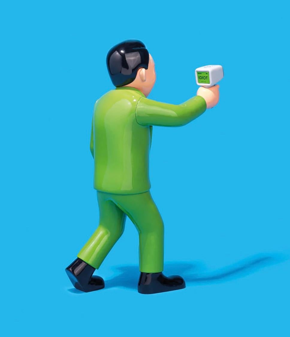 Joan Cornellà Idiotmeter Man (Green):
Idiotmeter Man represents Joan Cornellà's signature character clad in a kelly green suit and holding a scanner gun that presumably notifies one if there is an idiot in the premises. A highly collectible,