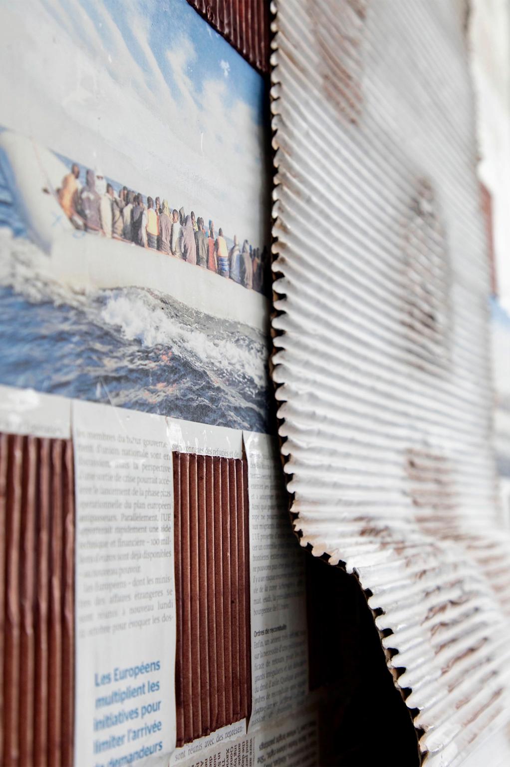« Exodus », Joan Giordano, techniques mixtes, papier, papier journal, tenture murale, verticale en vente 2