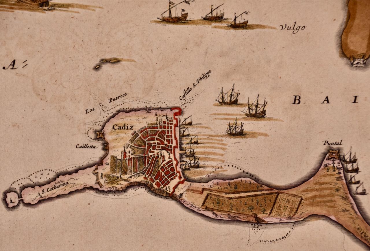 Cadiz-Insel: Eine gerahmte, handkolorierte Karte aus Blaeu's Atlas Major aus dem 17. Jahrhundert im Angebot 1