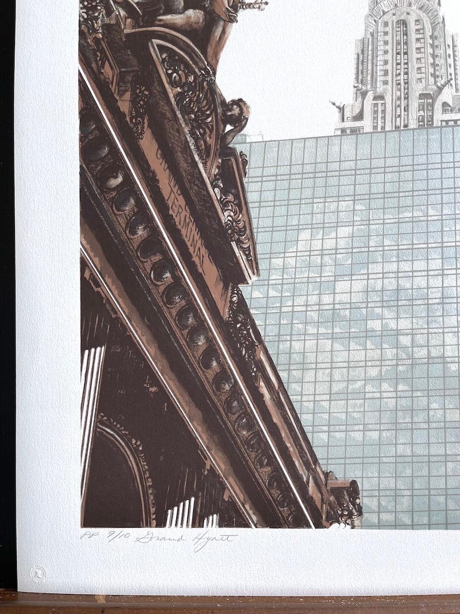 Litografia firmata NEW YORK CITY GRAND HYATT, Grand Central Terminal, punto di riferimento di NYC - Print di Joan Melnick