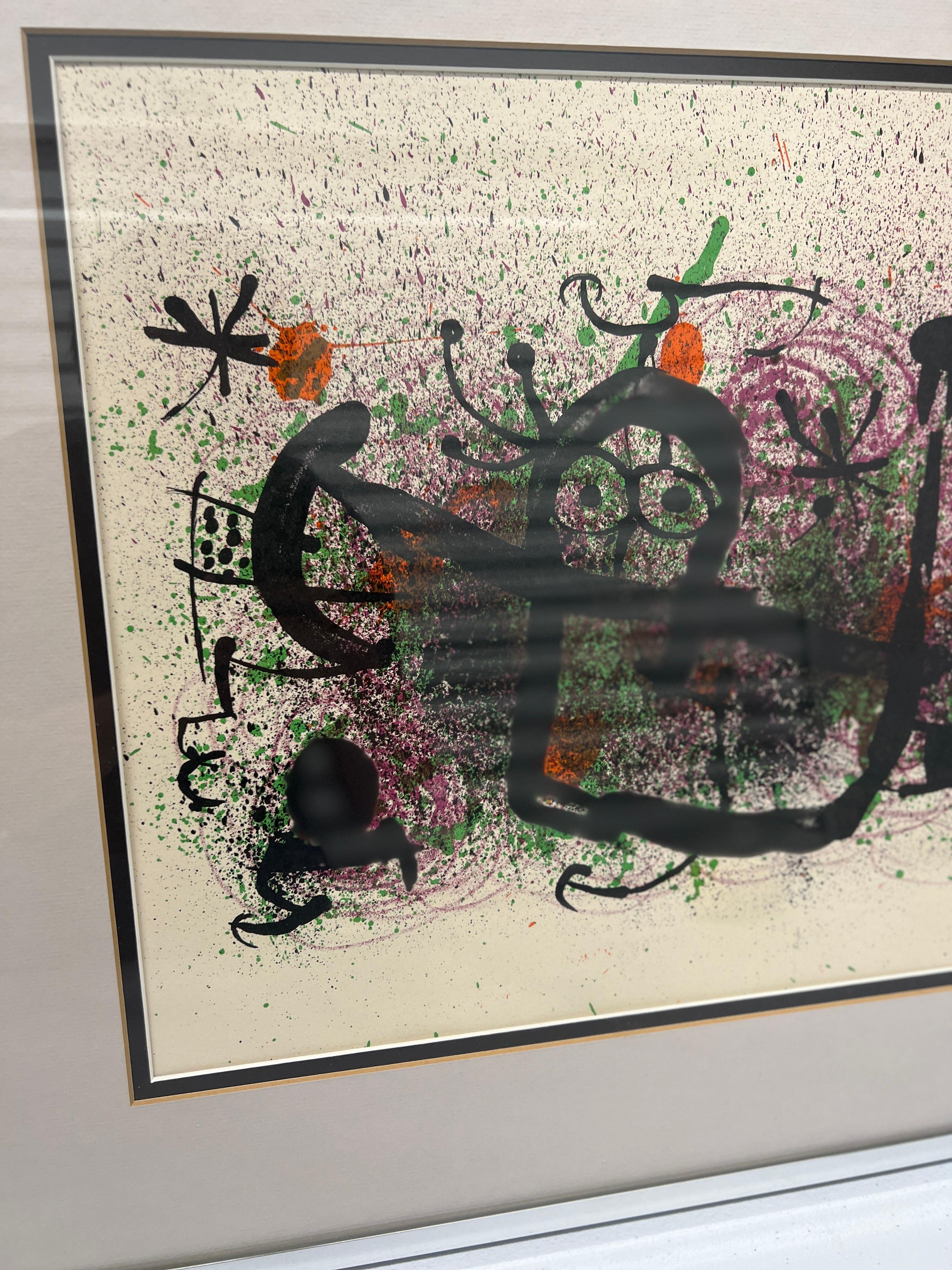 Miró, Joan (español, 1893-1983), Ma de proverbis, 1970, (Ref. Mourlot #673) (Proverbios Hand Made), Litografía en color sobre papel Arches, Publicado por Editiones Poligrapha en una edición de 1500. 

Enmarcado por expertos y colores vivos.