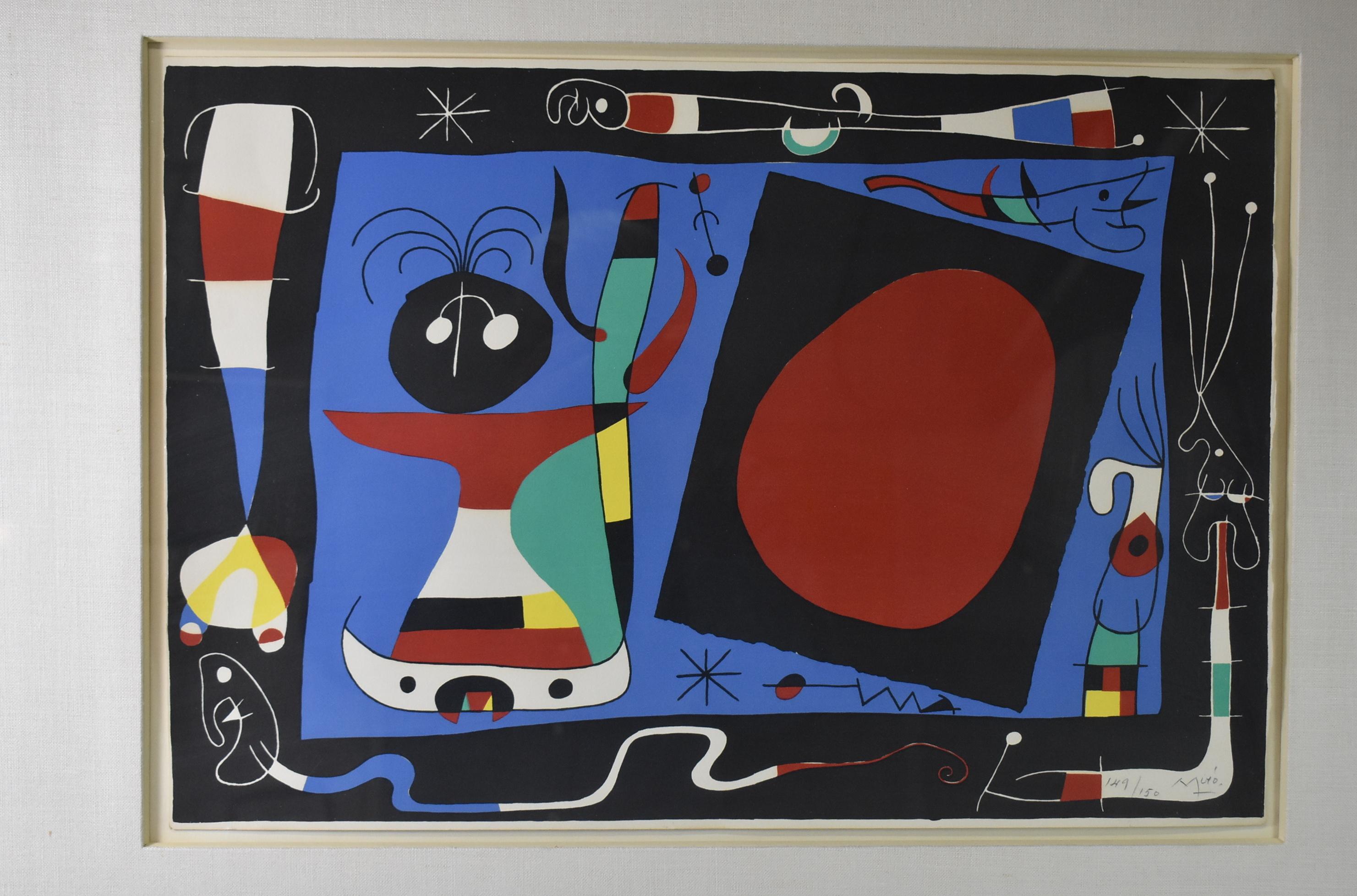 Il s'agit d'une magnifique lithographie en couleurs de l'un des grands maîtres du modernisme du XXe siècle, Joan Miró, qui présente une composition abstraite curviligne aux couleurs vives, si classique dans l'œuvre la plus appréciée de Miró. Joan
