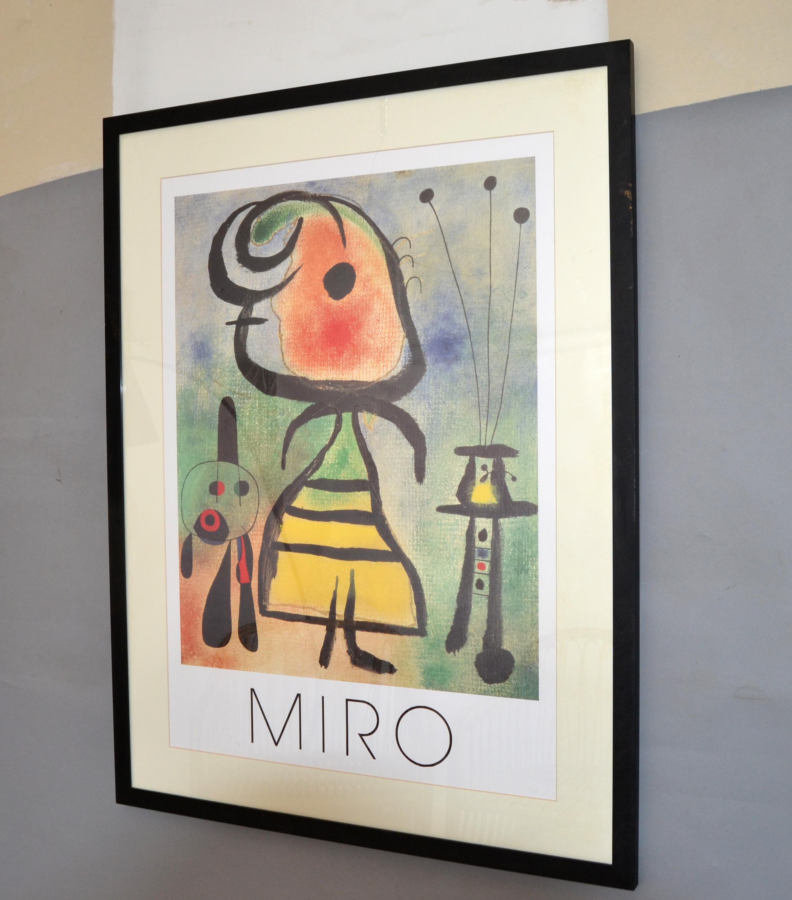Mid-Century Modern Joan Miró Femme Et Chat Lithograph Framed Printed Wall Art England 1989 Cartoon For Sale