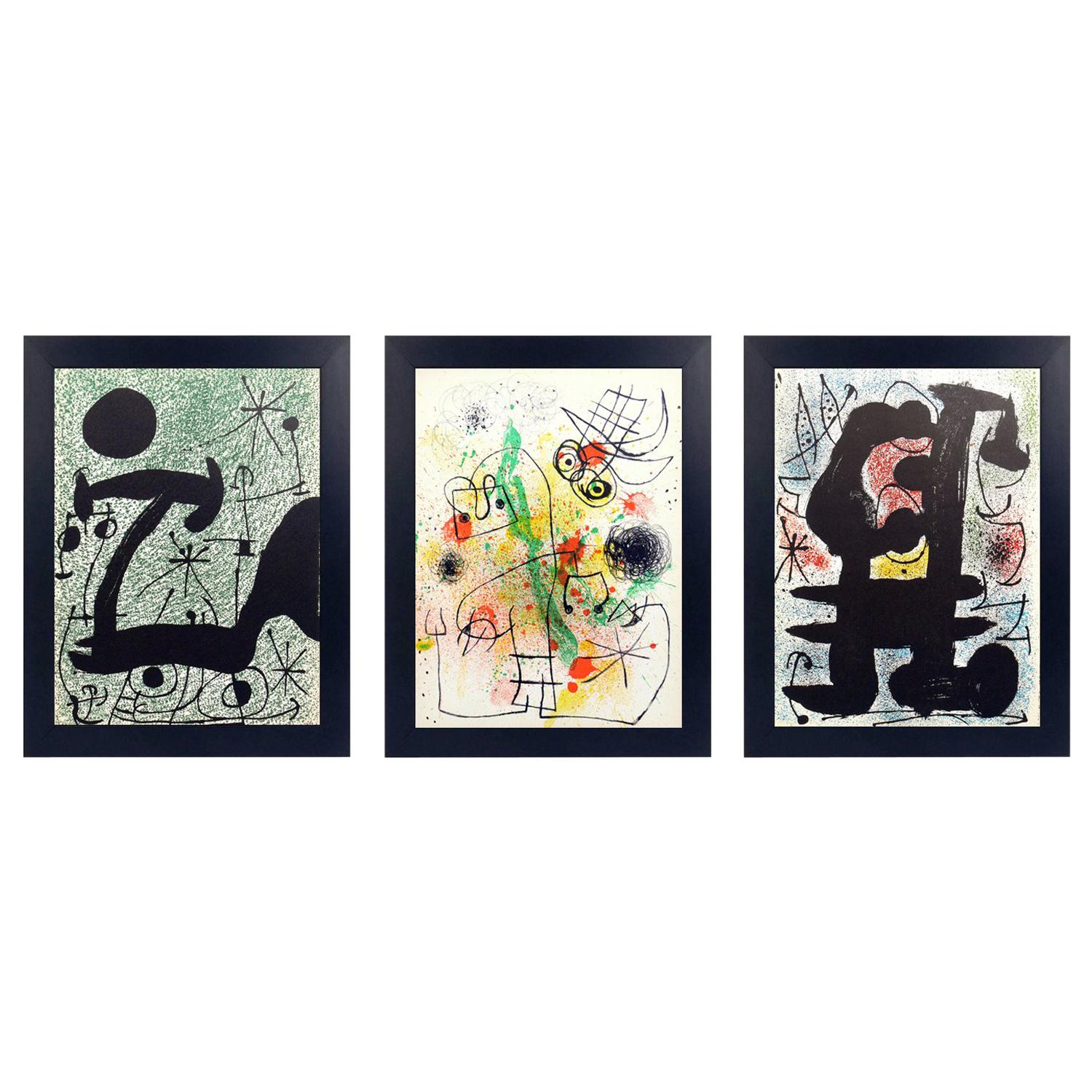 Auswahl von Farblithografien von Joan Miro, Frankreich, ca. 1960er Jahre. Wir haben eine Gruppe dieser Farblithografien aus dem Nachlass eines Ehepaars erworben, das von 1951-1983 in Frankreich lebte. Sie stammen höchstwahrscheinlich aus der